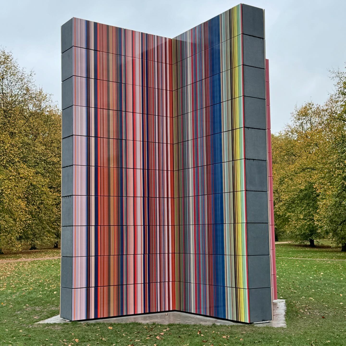 My Happy Place
#kensingtongardens #london #serpentinegallery