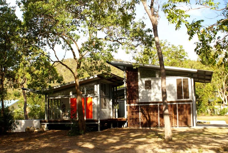 Horseshoe Bay House-Hannah Storronning.jpg