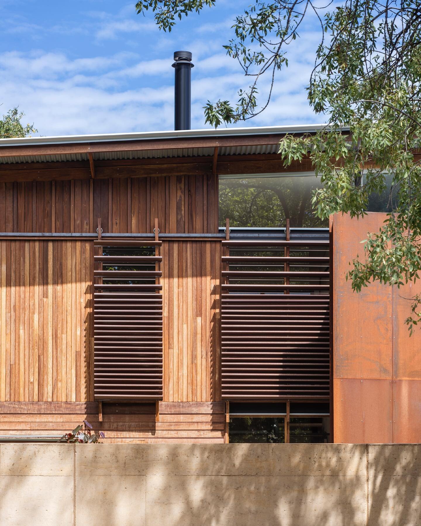 Thrilled to receive the Award for Residential Architecture Houses New for First Creek House in the SA Architecture Awards 

In the Jury&rsquo;s words:

&ldquo;With its footprint driven largely by the First Creek flood study, this new residence adopts