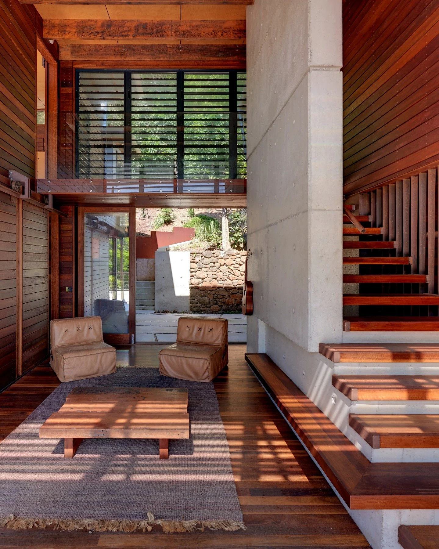 Forest &amp; Beach house, Byron Bay
Architecture &amp; Interior Design by @troppo.architects 
Built by Errol Murfet
Photography by @micnic_pics

#troppoarchitects #passivesolardesign #australianarchitecture #australianinteriordesign
#australiandesign