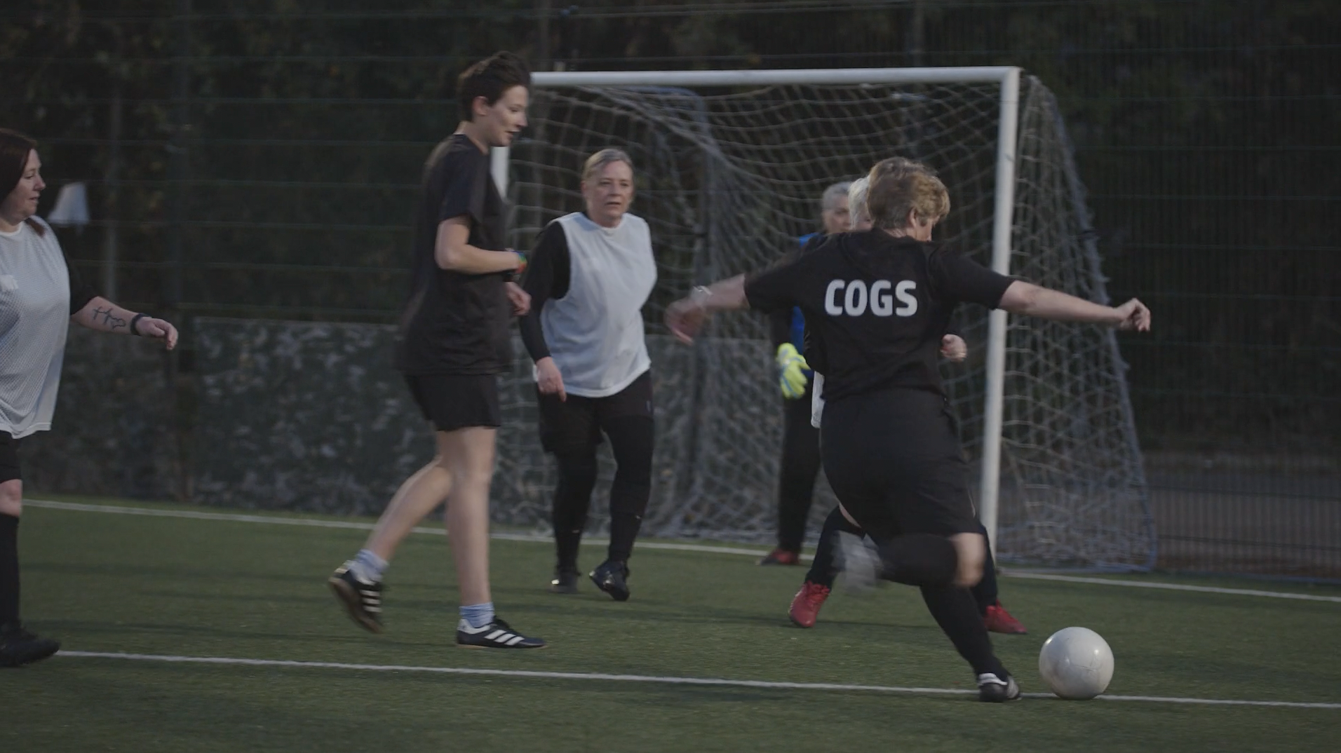 Women play football