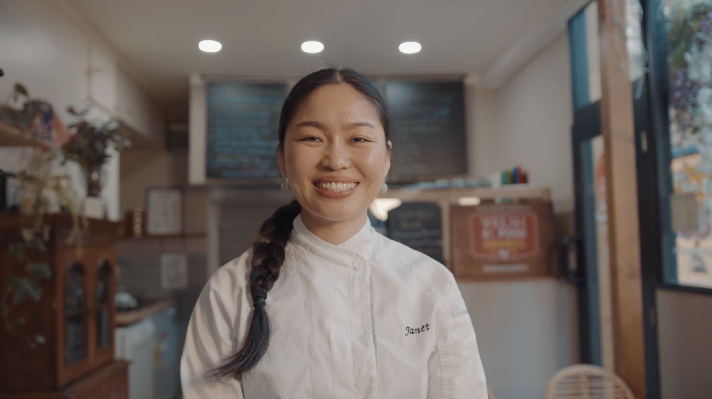 A-Chinese-Chef-poses-in-her-restaurant-for-Visit-Britain-by-writer-director-Jess-Dowse.png