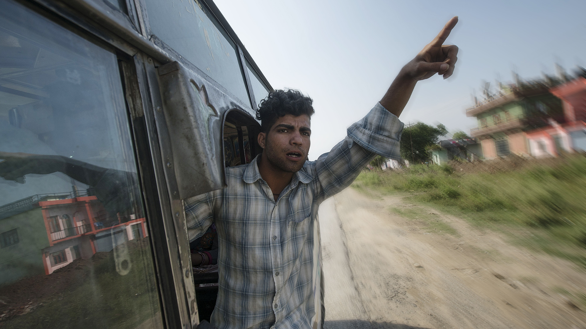 All local buses have a conductor to collect fairs and entice commuters onto their particular vehicle. It's so fascinating to watch their mannerisms and interactions with passengers and passerbys. 