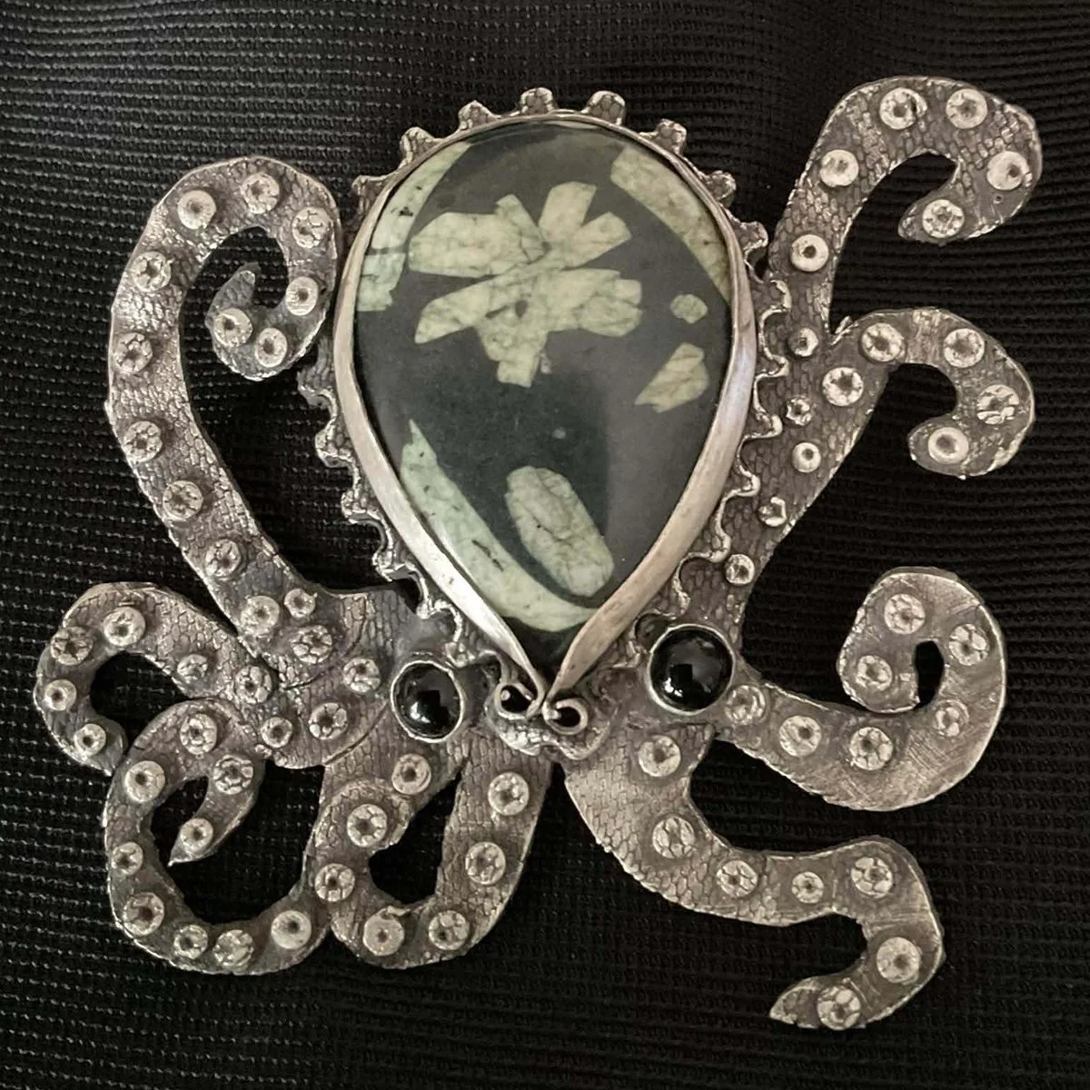 ellens octopus new pendant.jpeg