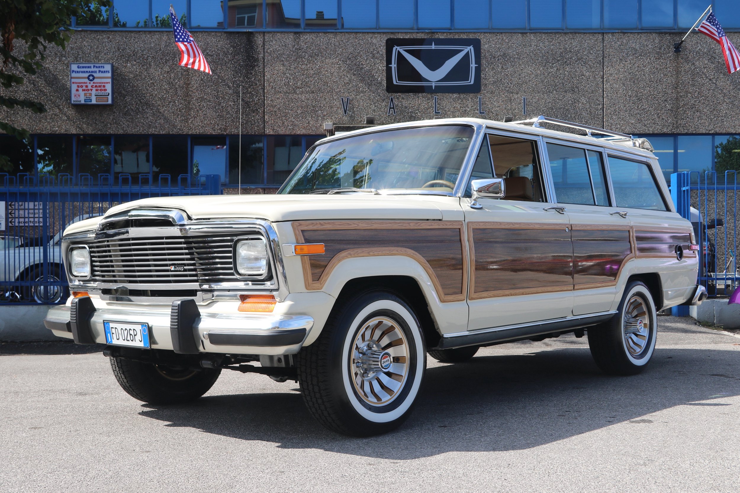 1985 Jeep Grand Wagoneer Paolo Massa ASI 01.jpeg