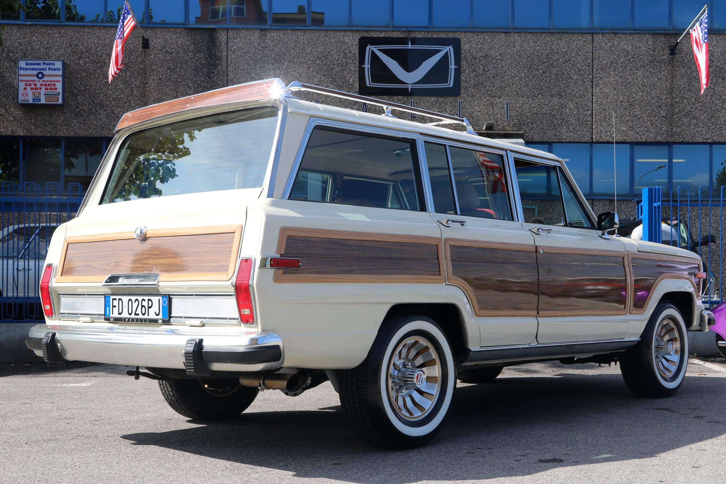 1985 Jeep Grand Wagoneer Paolo Massa ASI 04.jpeg