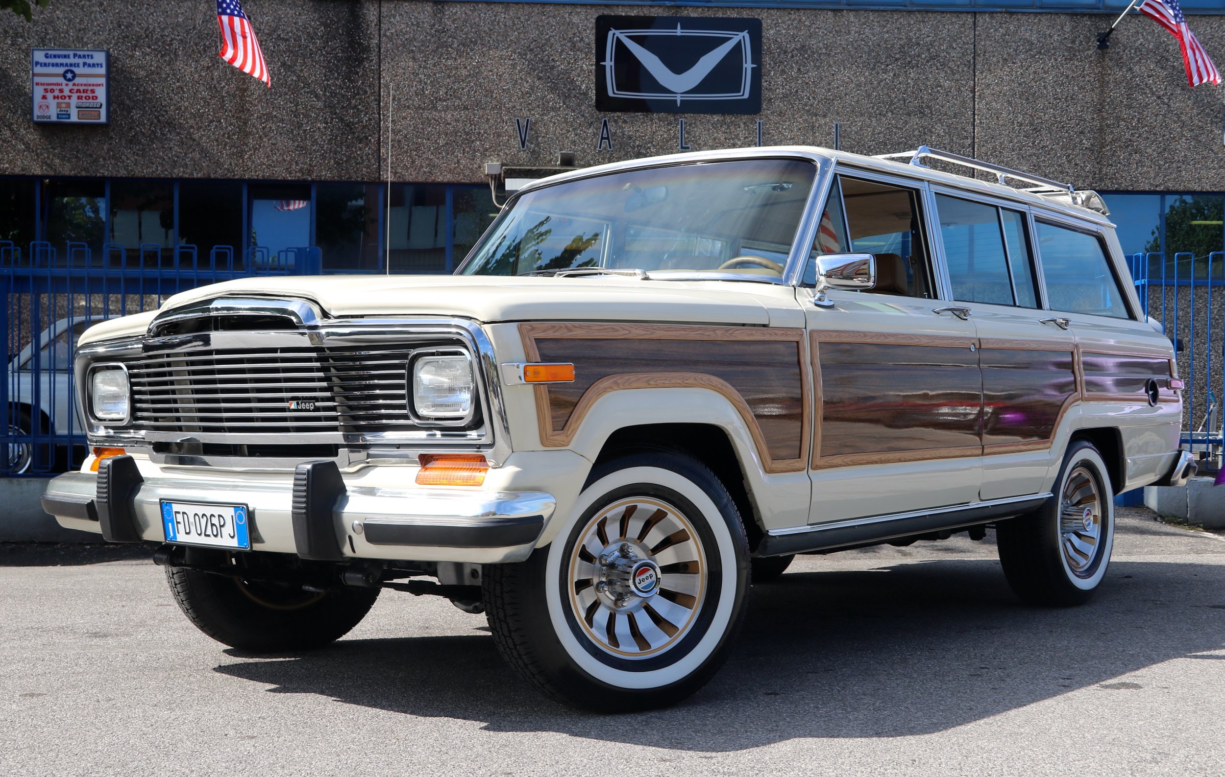 1985 Jeep Grand Wagoneer Paolo Massa ASI 05.jpeg