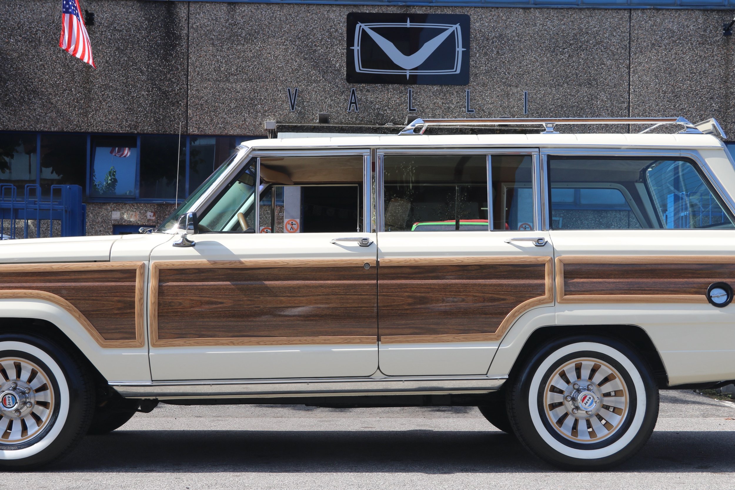 1985 Jeep Grand Wagoneer Paolo Massa ASI 06.jpeg