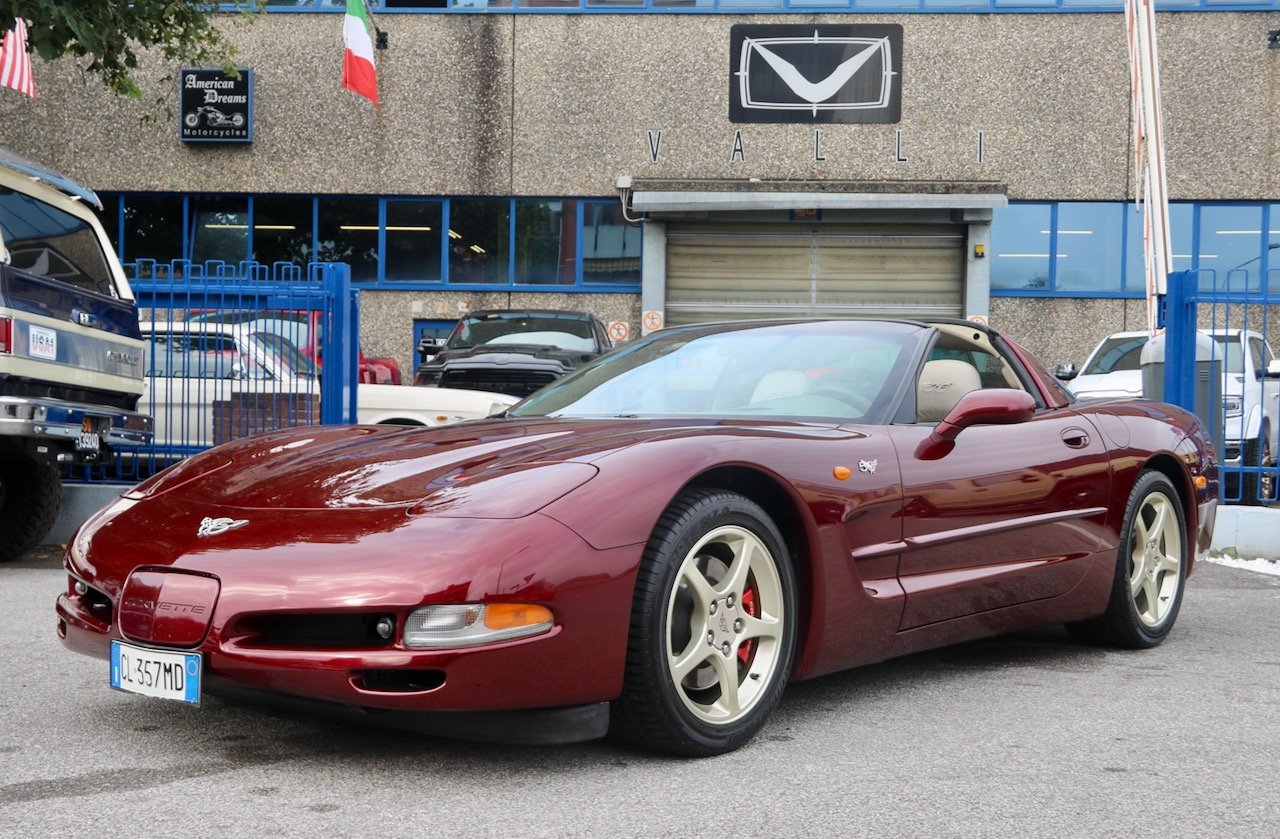 #vallistore VALLIstore 01 2003 Corvette C5 50th Anniversary Marco Locati.jpeg