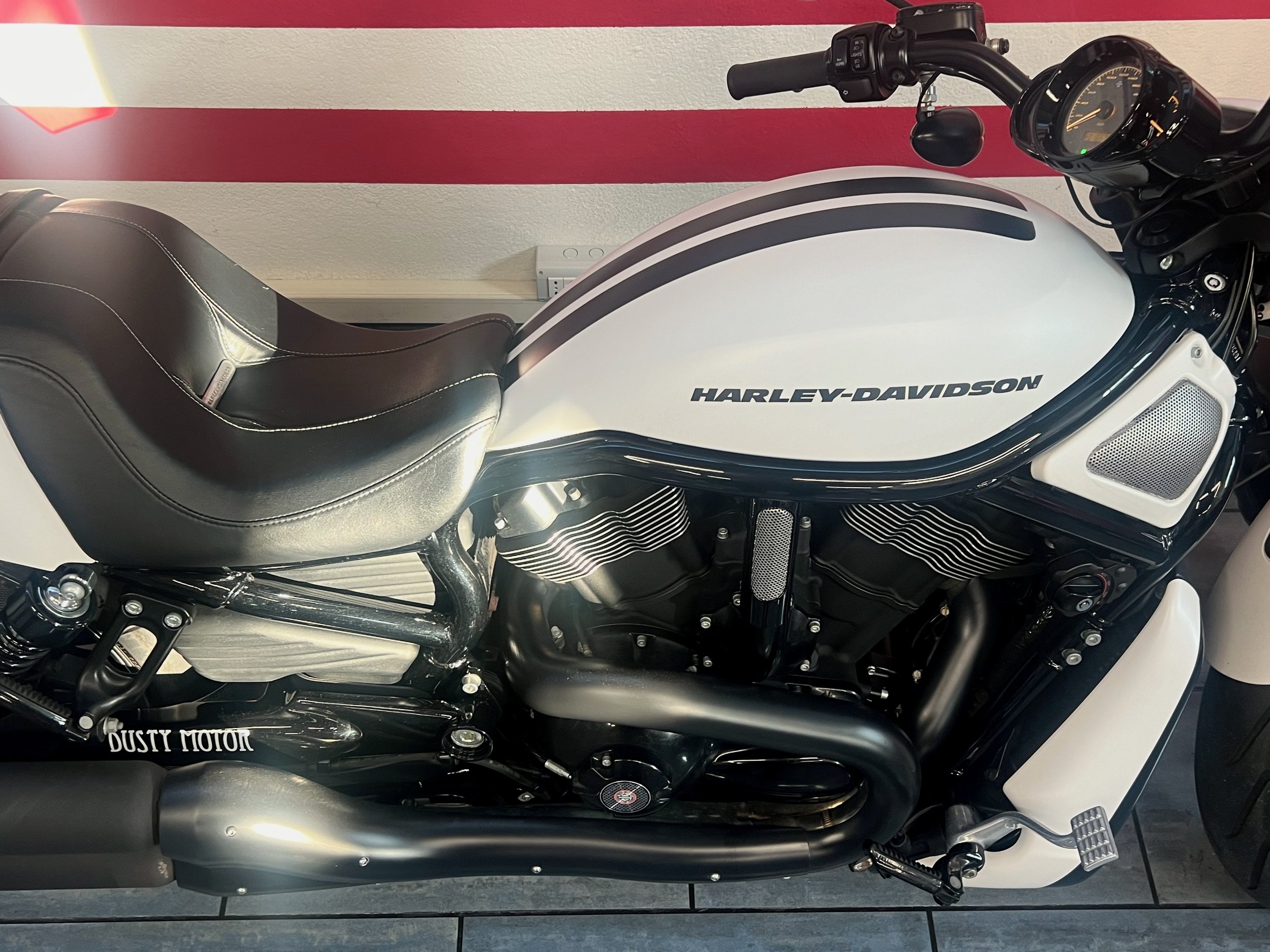 07 2016 Harley Davidson V-Rod Muscle Salt Lake Matt White.jpeg