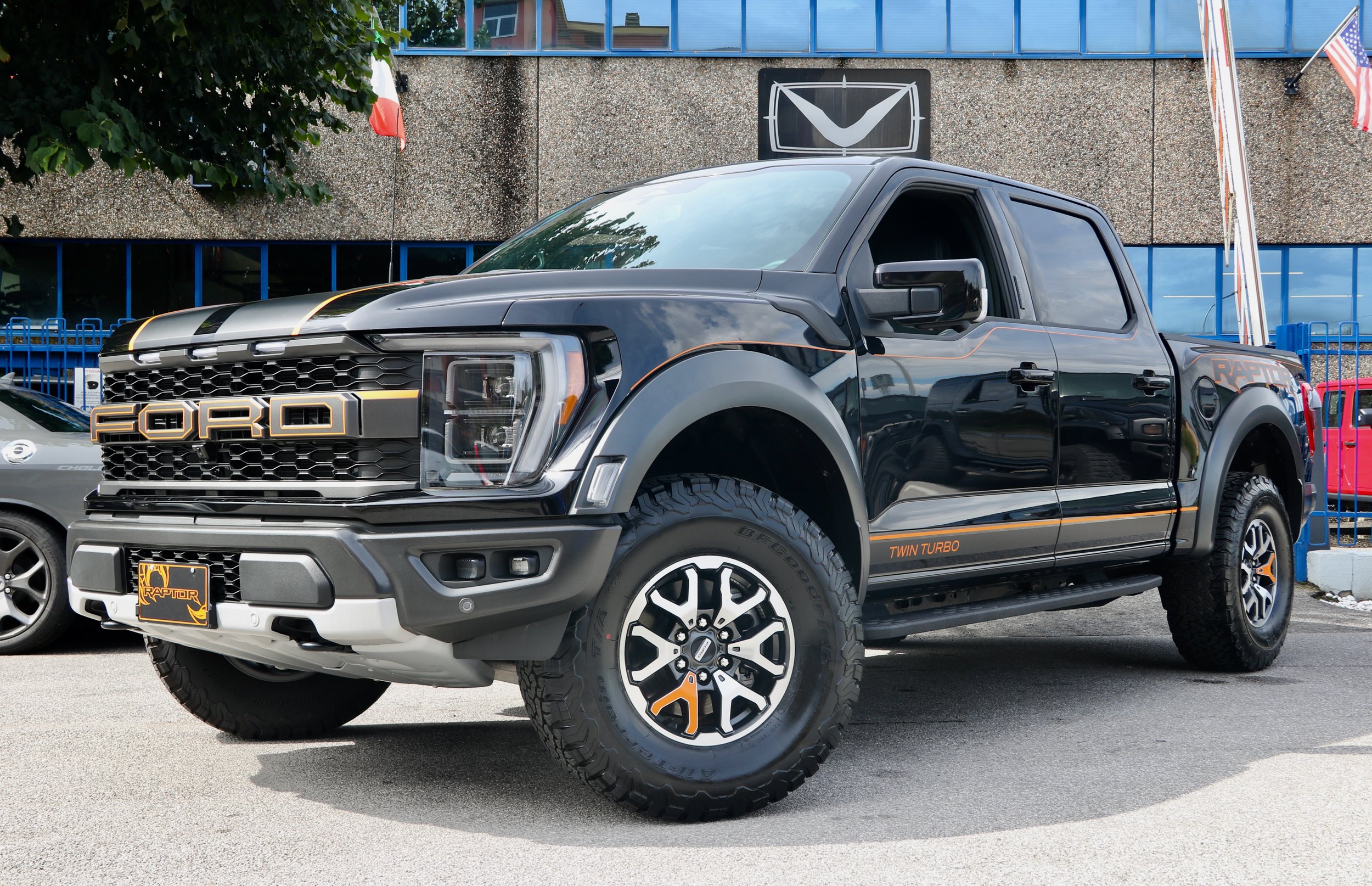 2025 Ford F150 Raptor SuperCrew — VALLI - The Black Gate 