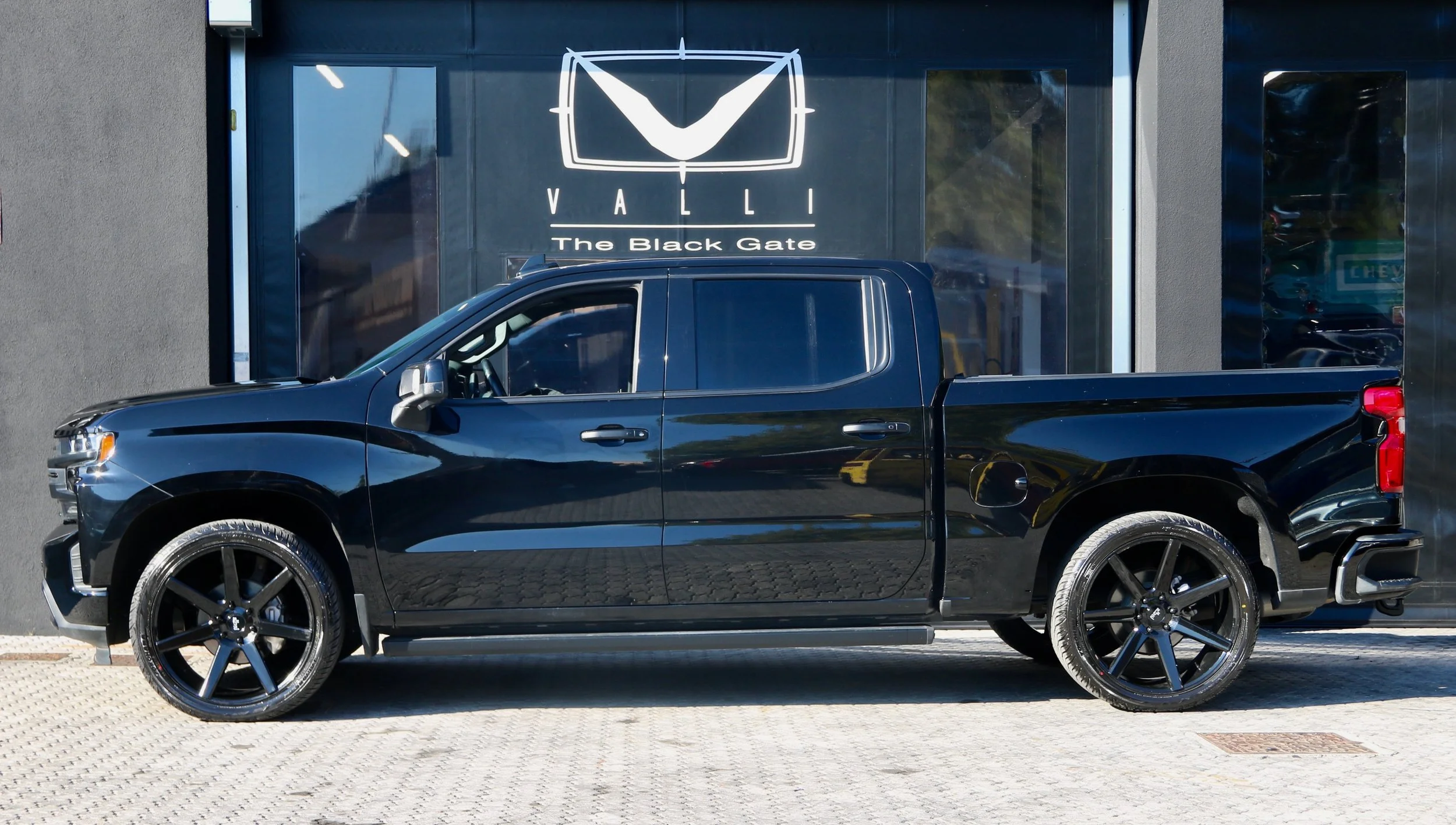 06 2019 Chevrolet Silverado High Country 6.2L Vallizzato Total Black.jpeg