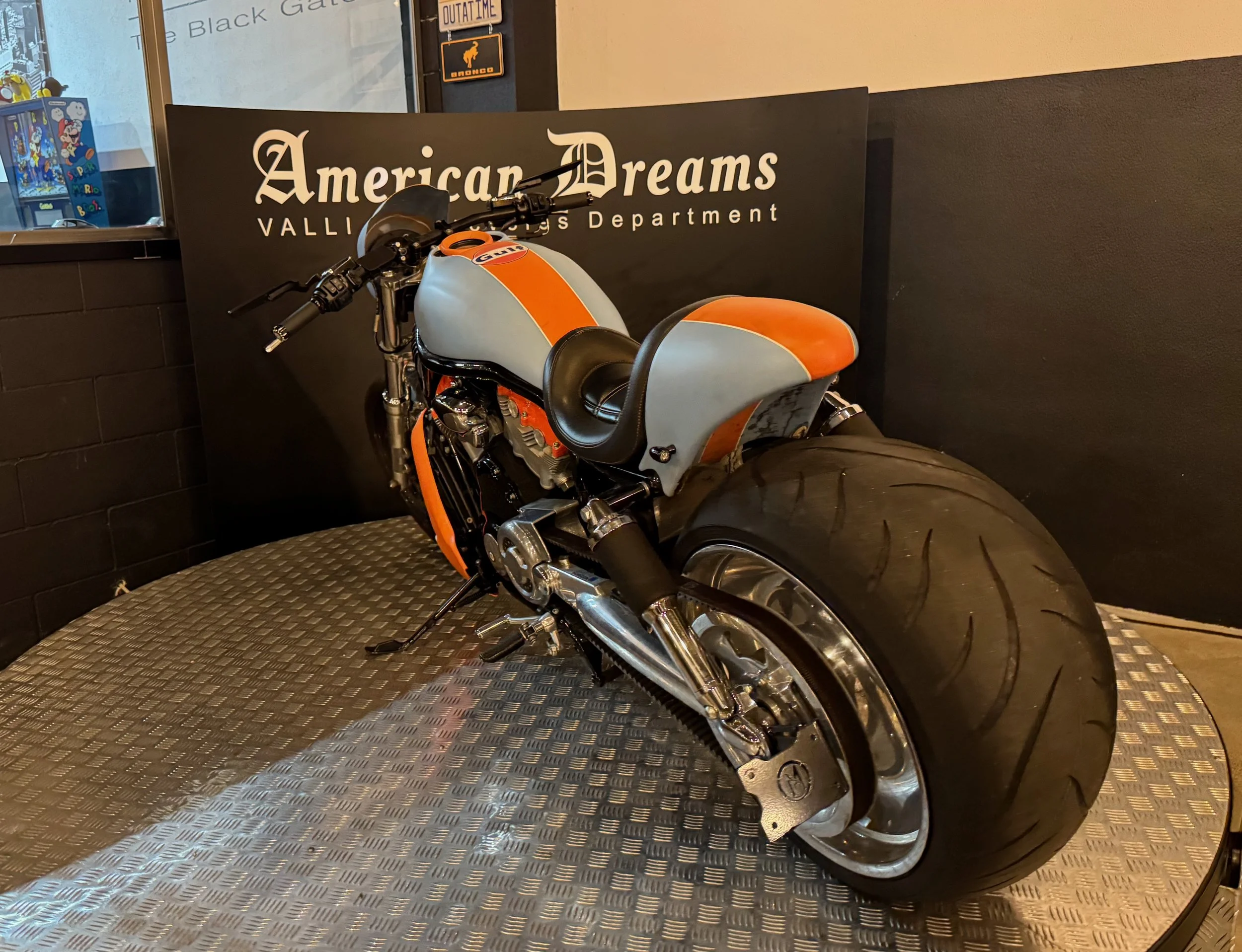 04 2005 HD V-Rod Proto-Gulf.jpeg