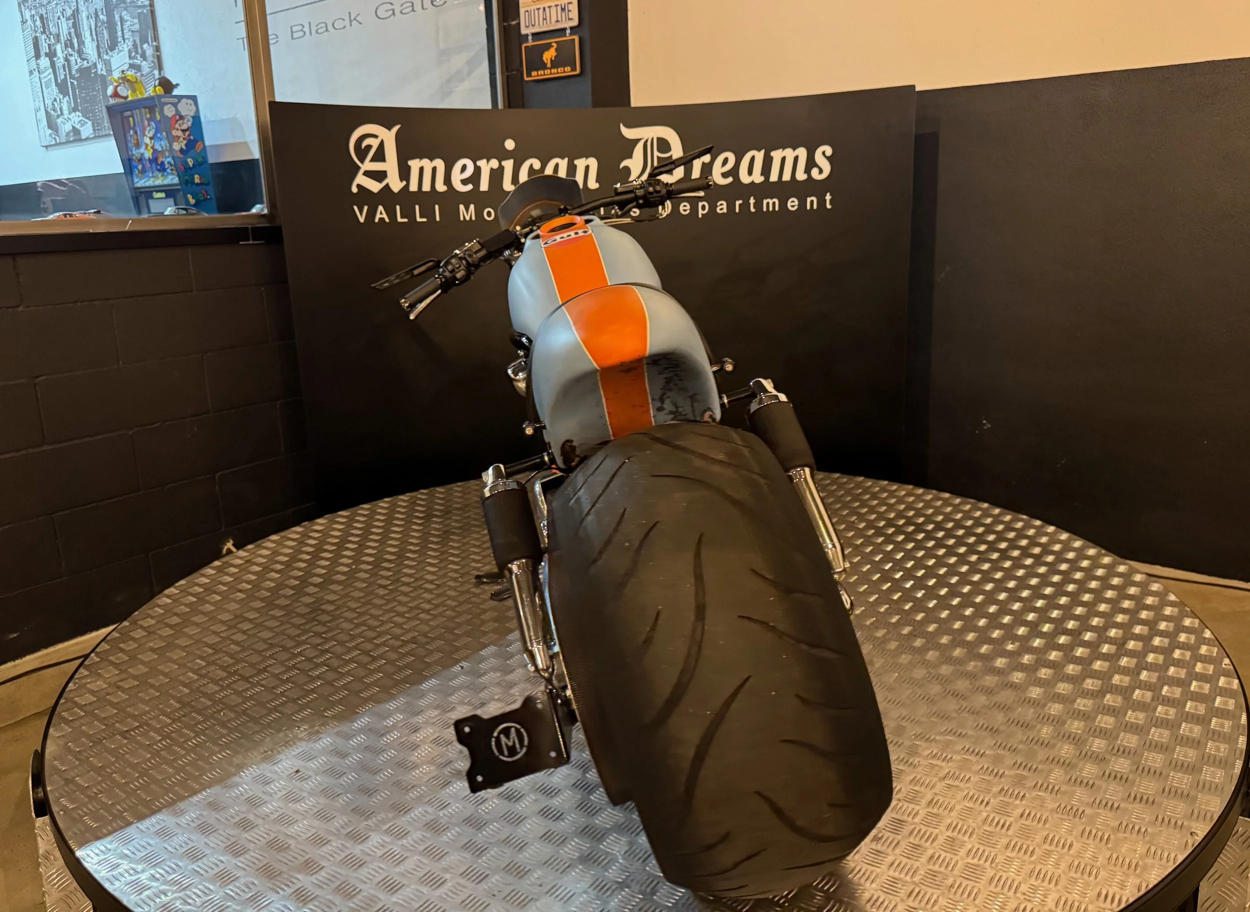 05 2005 HD V-Rod Proto-Gulf.jpeg