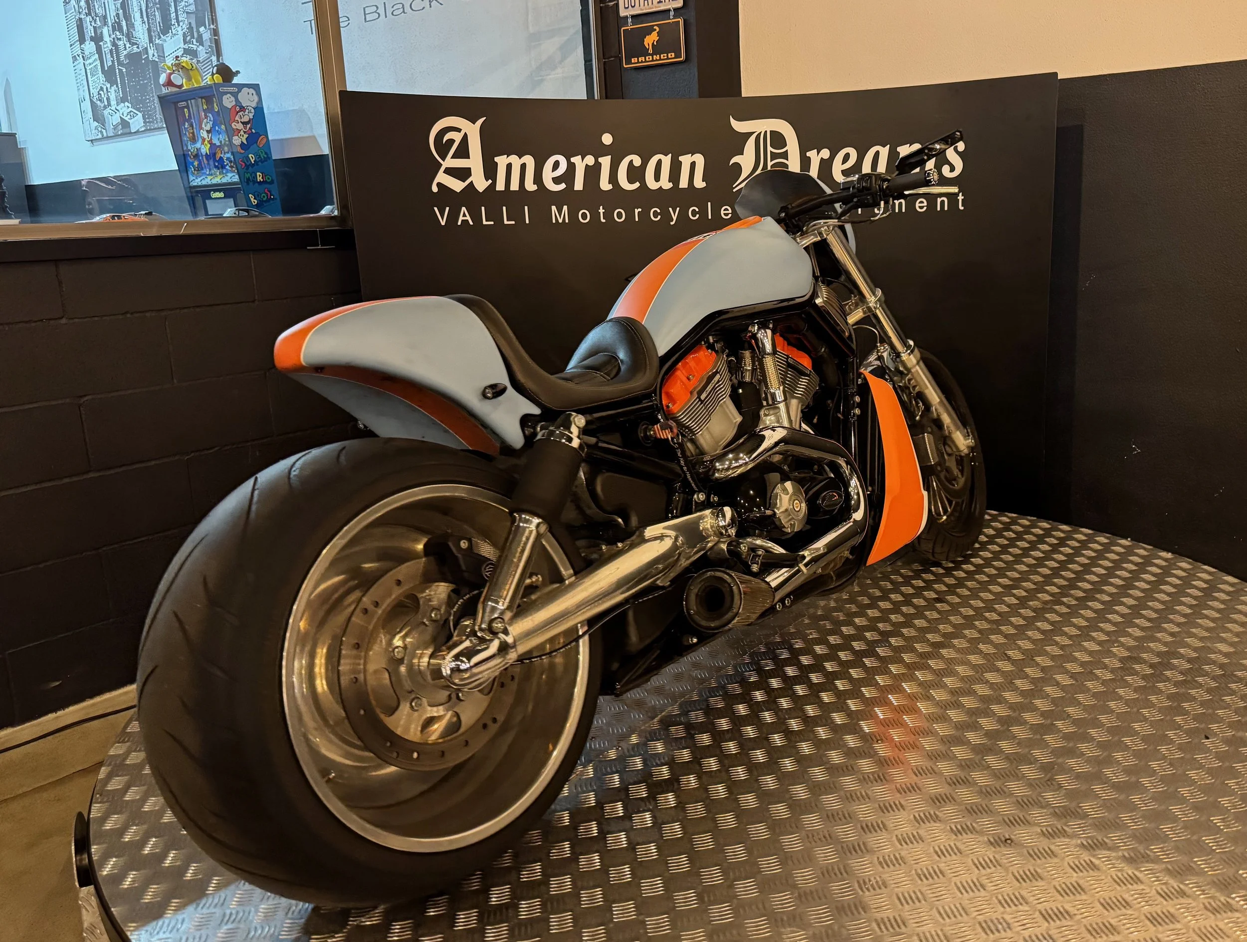 07 2005 HD V-Rod Proto-Gulf.jpeg