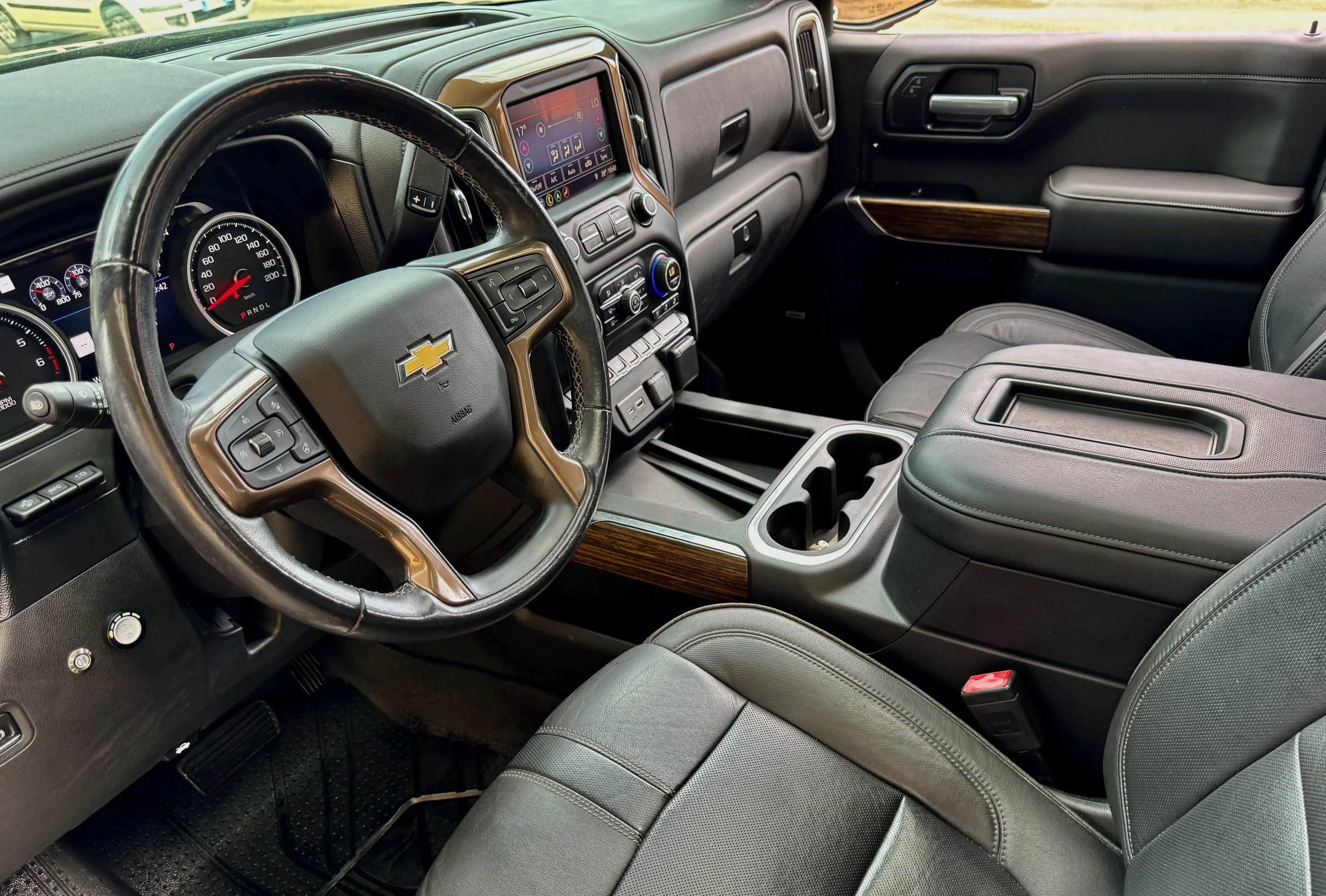 10 2019 Chevrolet Silverado High Country 6.2L.jpeg
