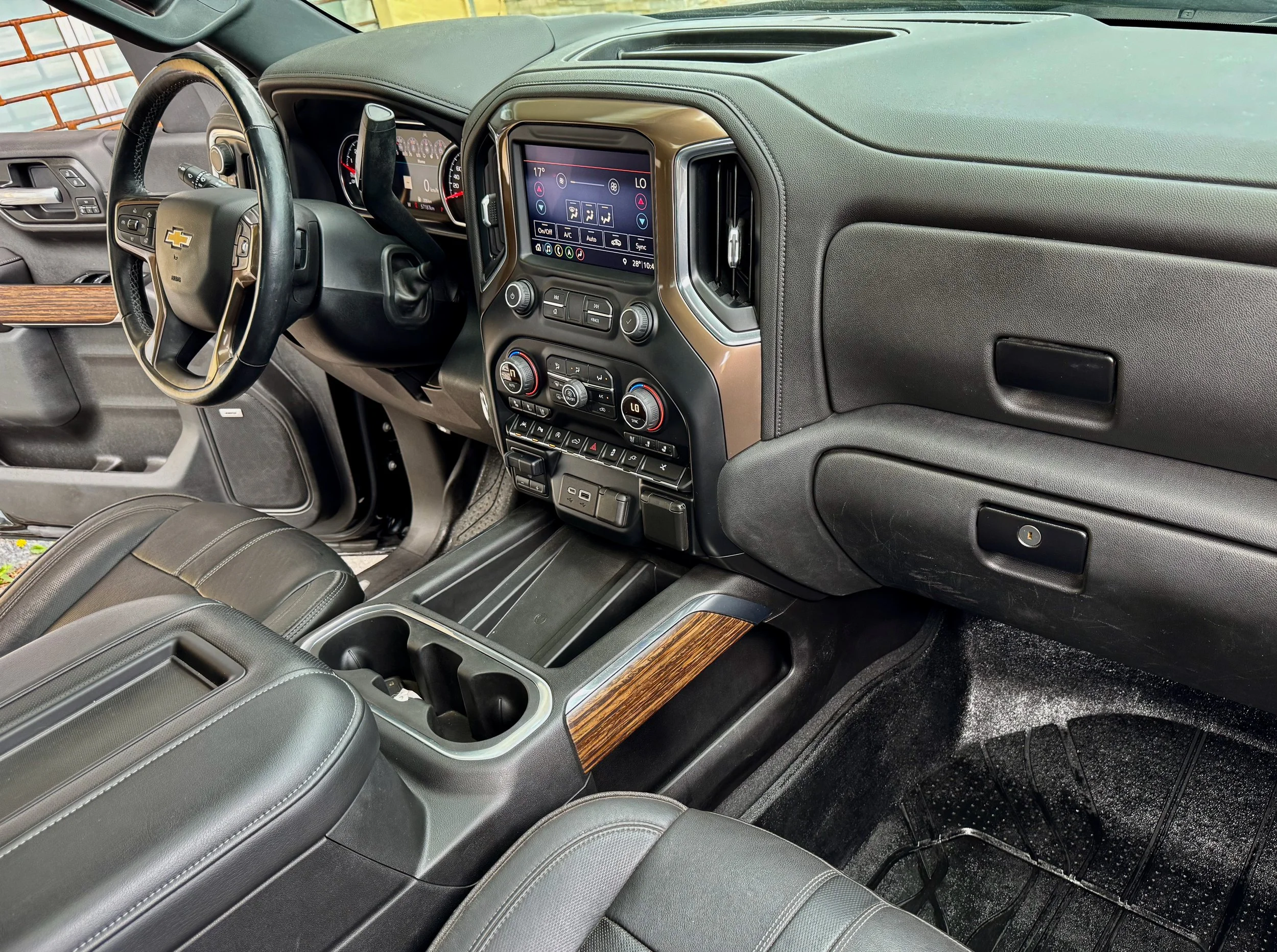 11 2019 Chevrolet Silverado High Country 6.2L.jpeg