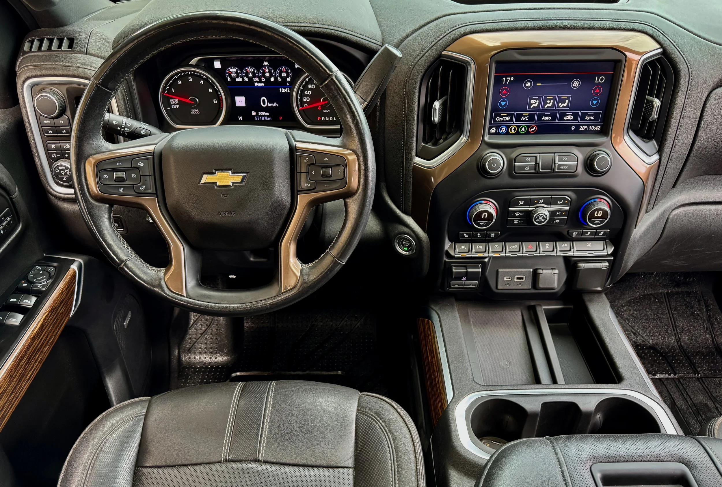 12 2019 Chevrolet Silverado High Country 6.2L.jpeg