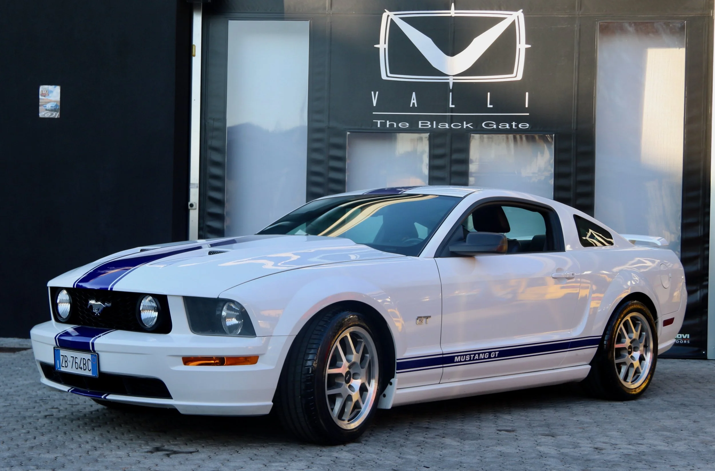 05 2007 Mustang GT 4.6L V8 Fastback (3) VALLI The Black Gate.jpeg