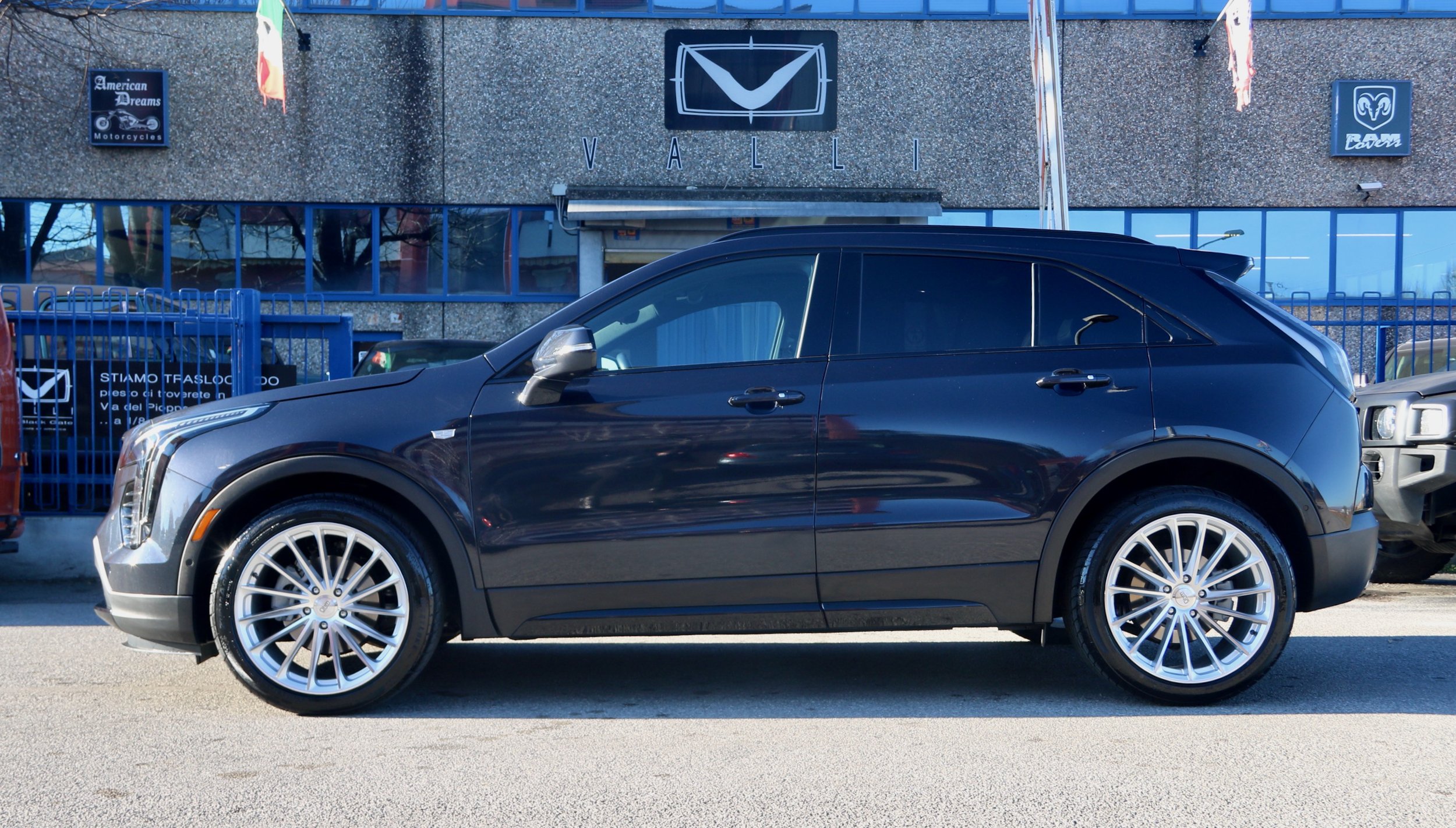 04 2023 Cadillac XT4 350T della Family.jpeg