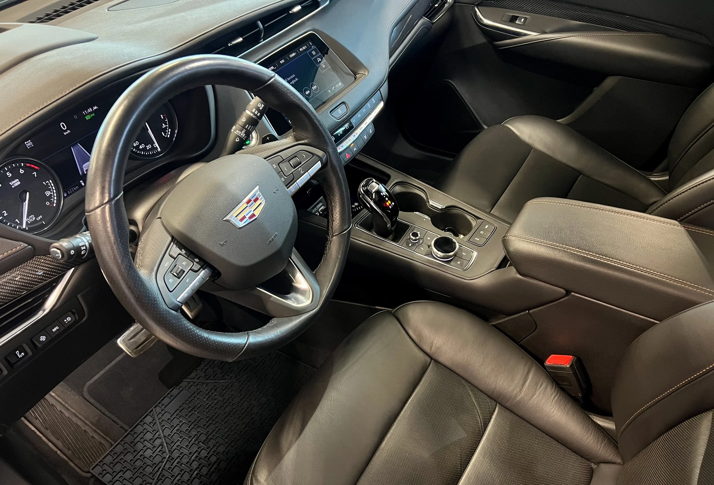 10 2023 Cadillac XT4 350T della Family.jpeg