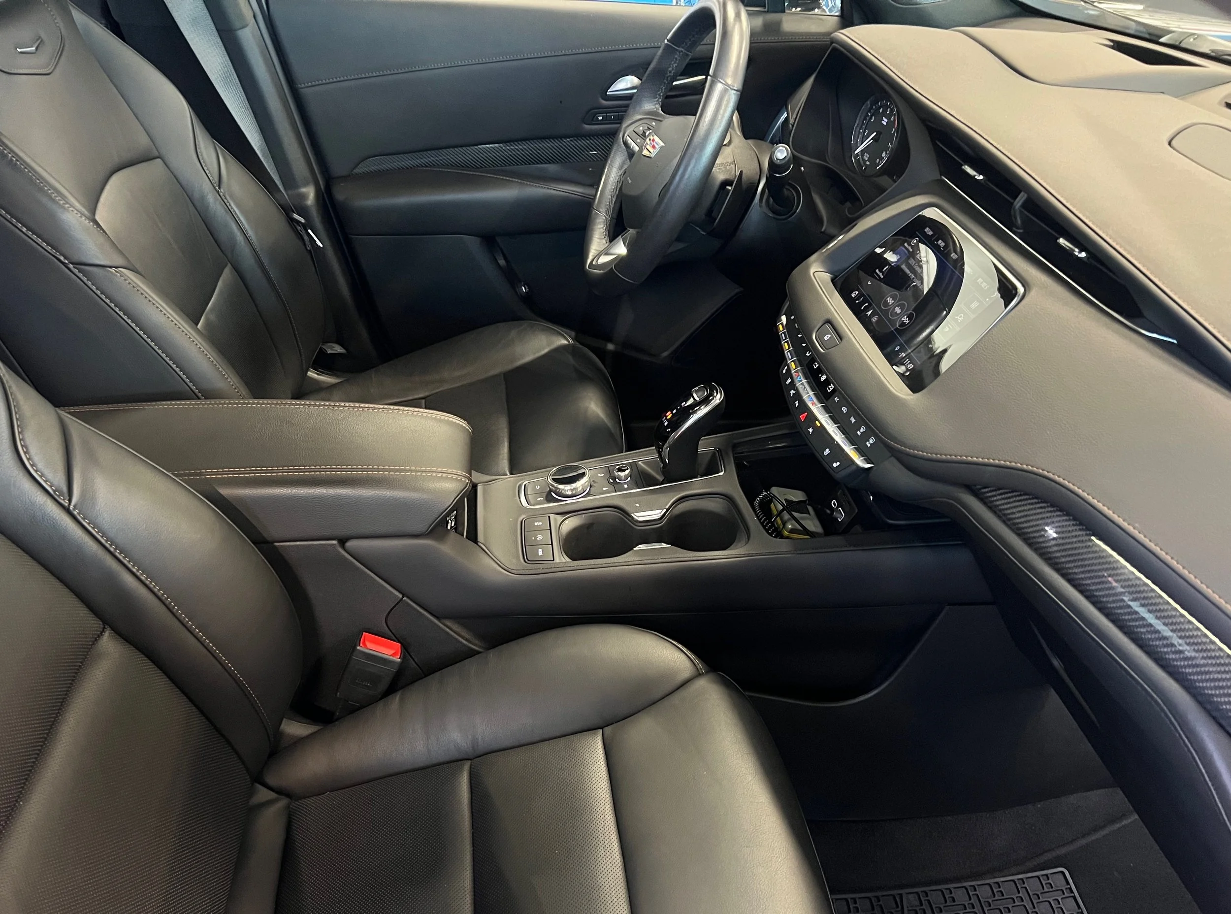 13 2023 Cadillac XT4 350T della Family.jpeg