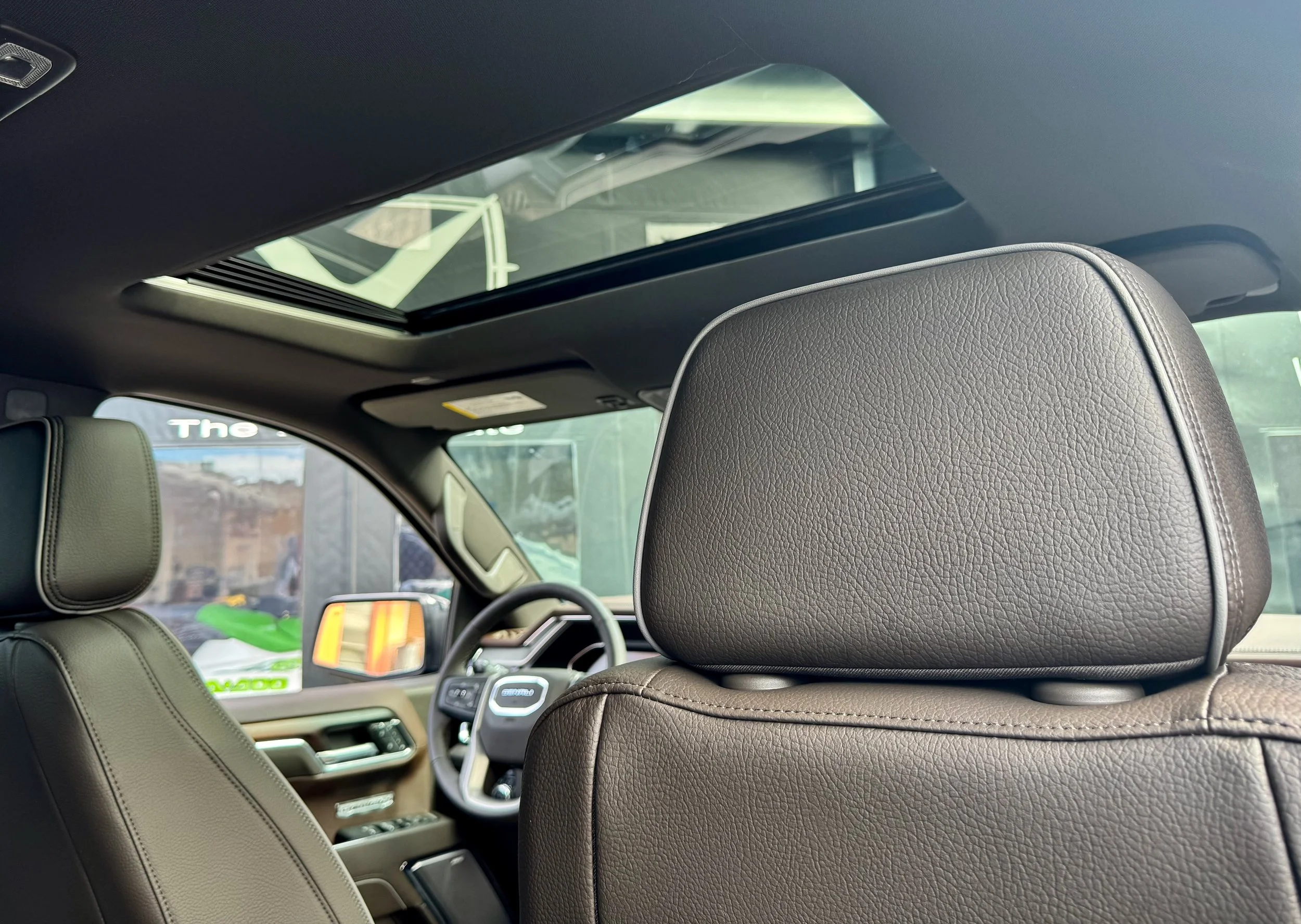 25 2025 GMC Sierra Denali (3) Downpour Metallic 6.2L Cerchi 22%22 Stage 1.jpeg