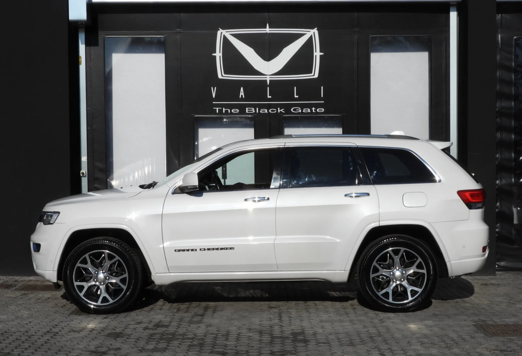 03 2019 Jeep Grand Cherokee Overland 3.0L TDi Alessandro Squarcini.jpeg