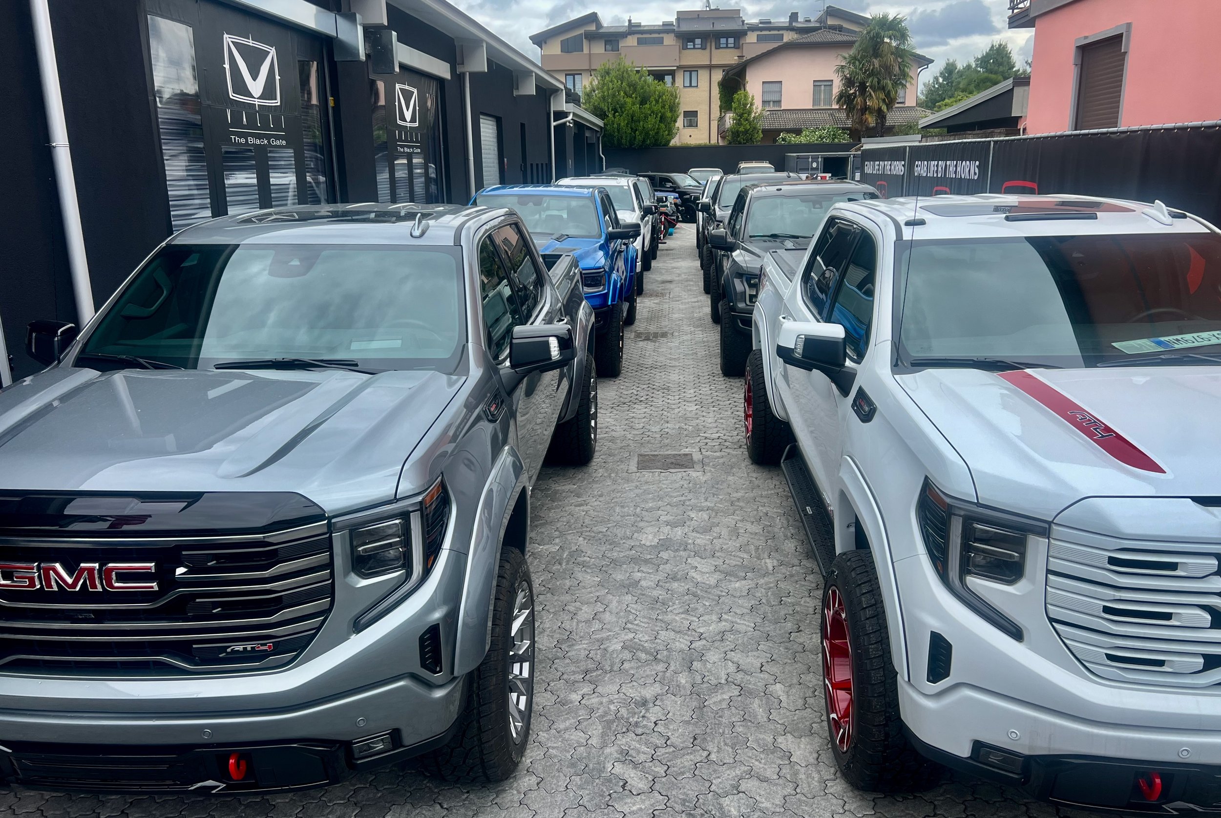 015 VALLI - The Black Gate- selezione.jpeg