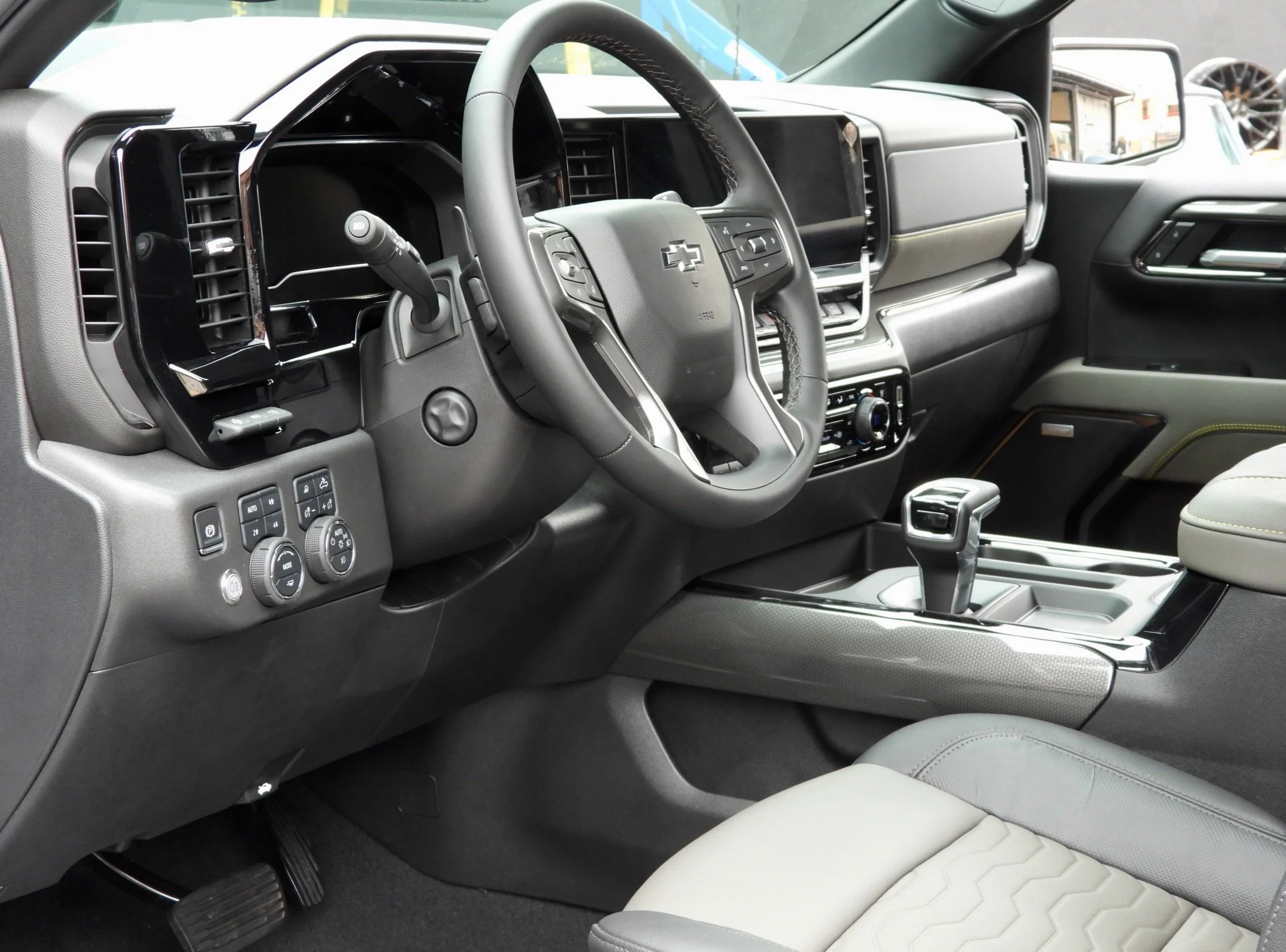 11 2025 Chevrolet ZR2 6.2L EcoTech3 Riptide Blue Metallic (1) Standard.jpeg