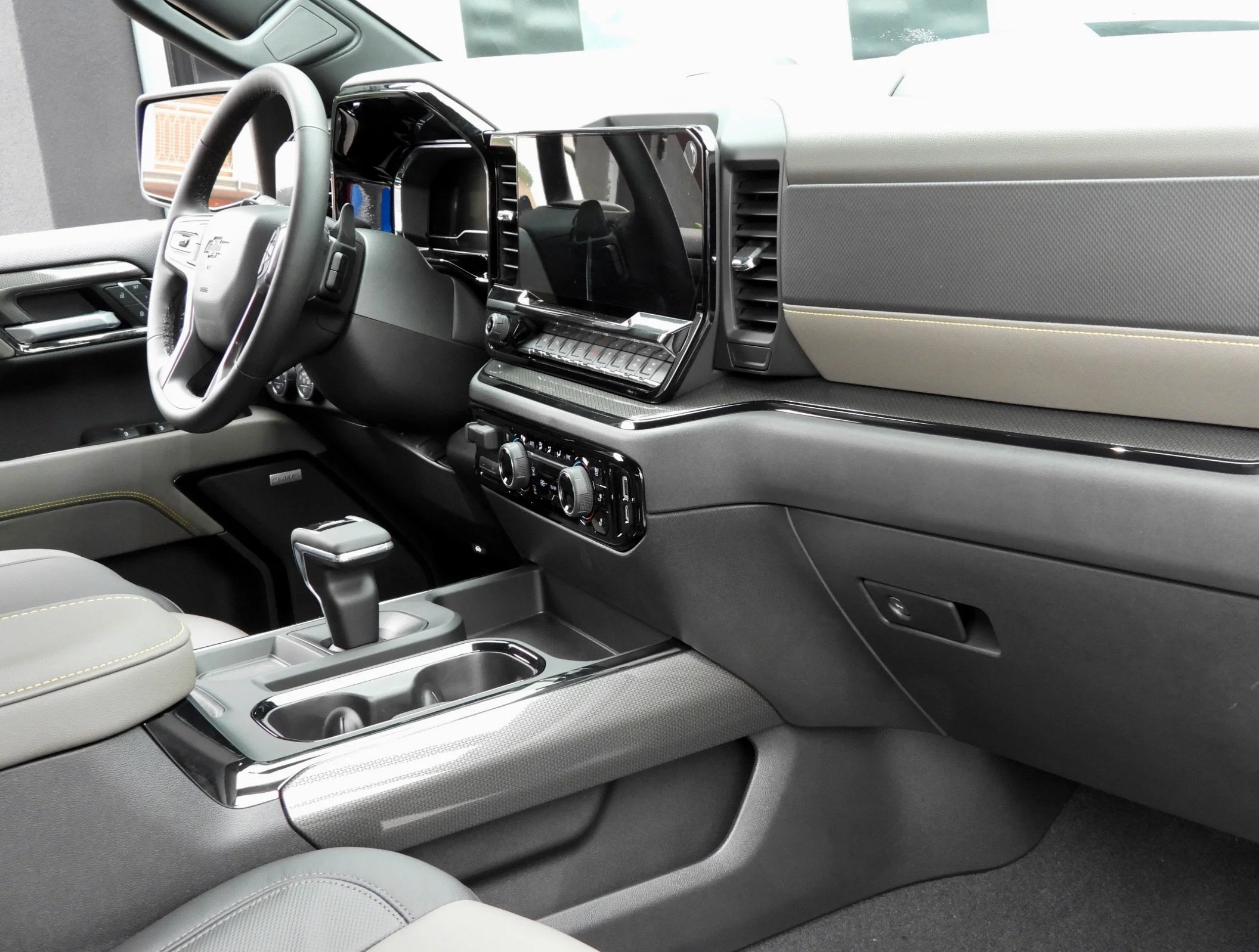 13 2025 Chevrolet ZR2 6.2L EcoTech3 Riptide Blue Metallic (1) Standard.jpeg