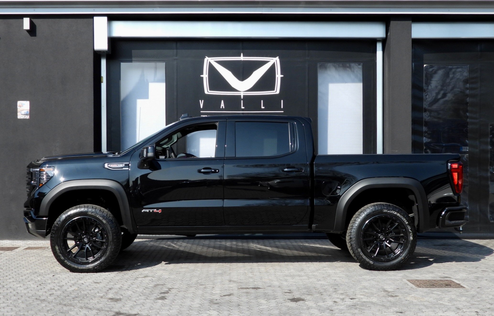 03 2026 GMC Sierra AT4 Onyx Black VALLIzzato.jpeg