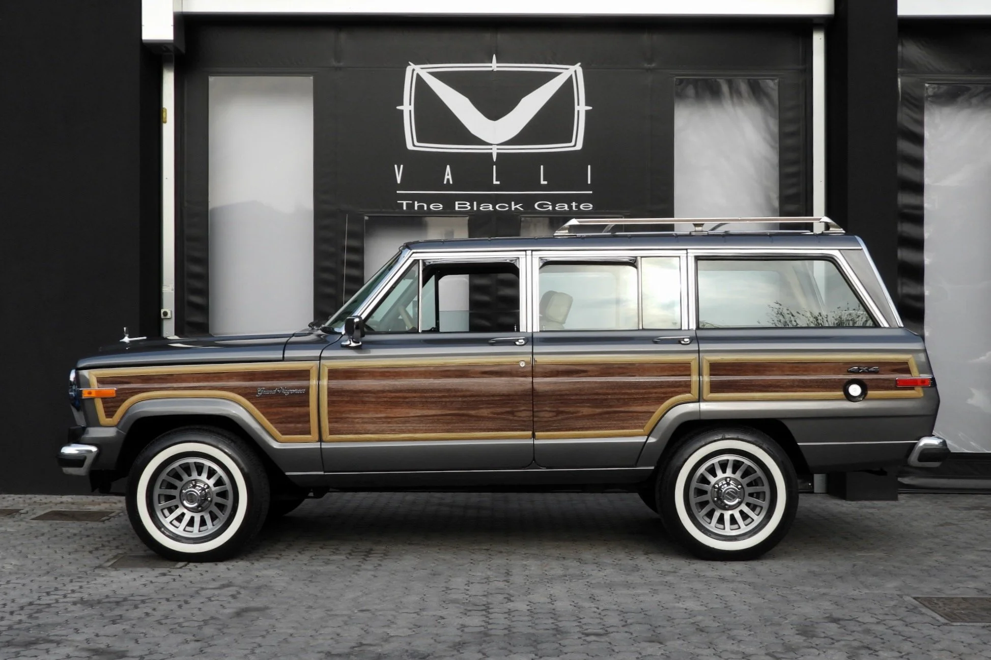 03 1989 Jeep Grand Wagoneer Antonello Invernizzi (2) VALLI - The Black Gate.jpeg