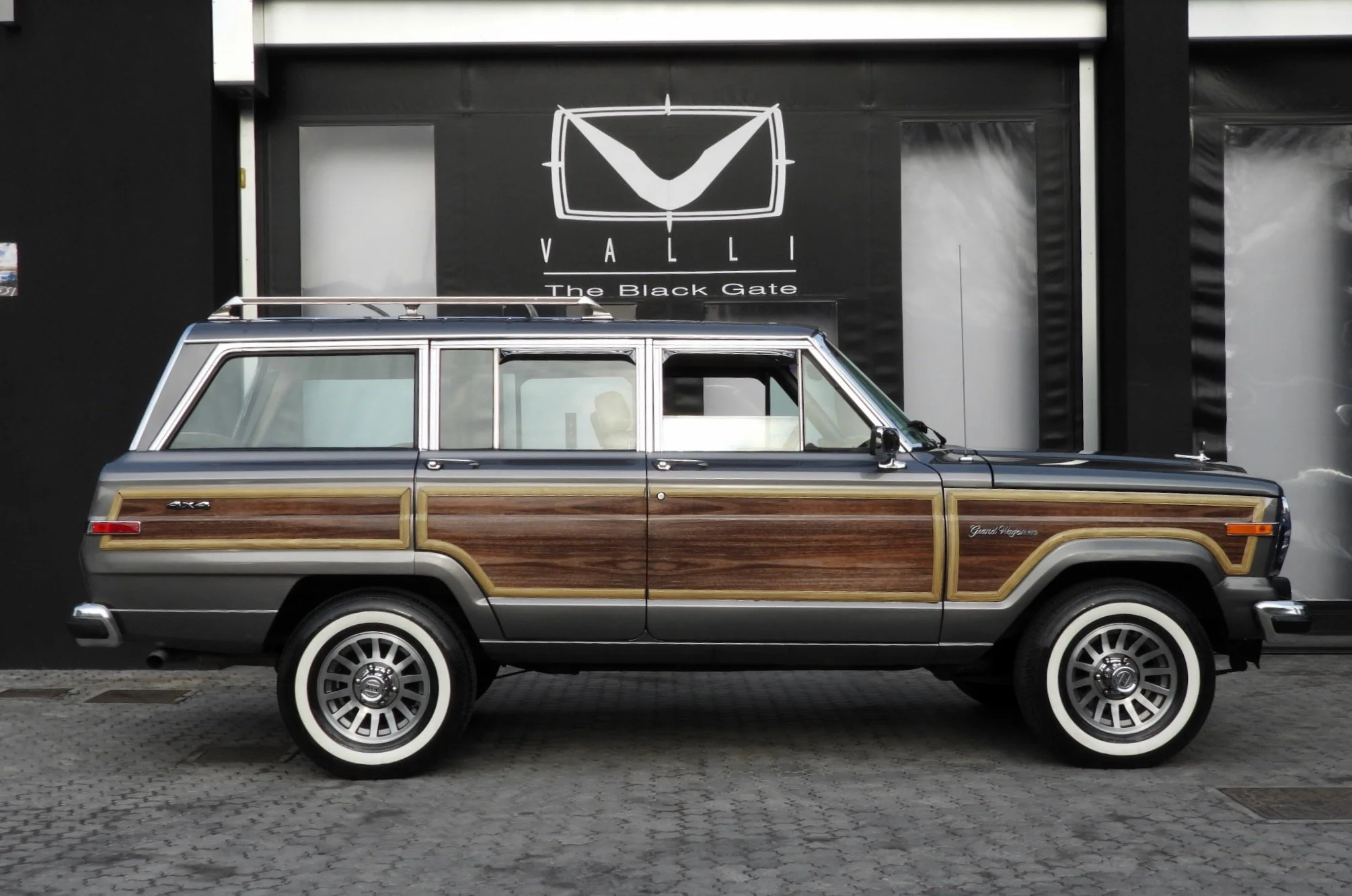 04 1989 Jeep Grand Wagoneer Antonello Invernizzi (2) VALLI - The Black Gate.jpeg