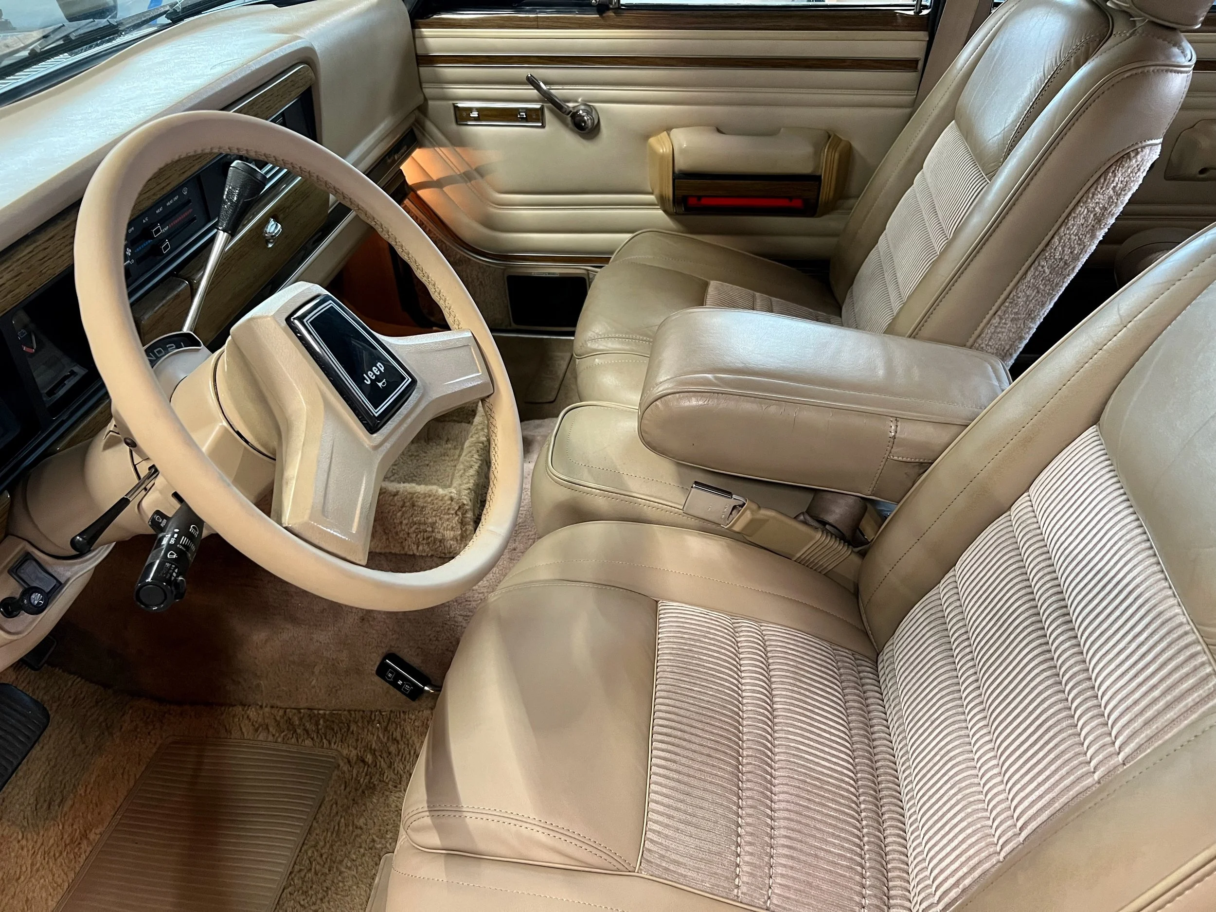 13 1989 Jeep Grand Wagoneer Antonello Invernizzi (1) VALLIstore.jpeg