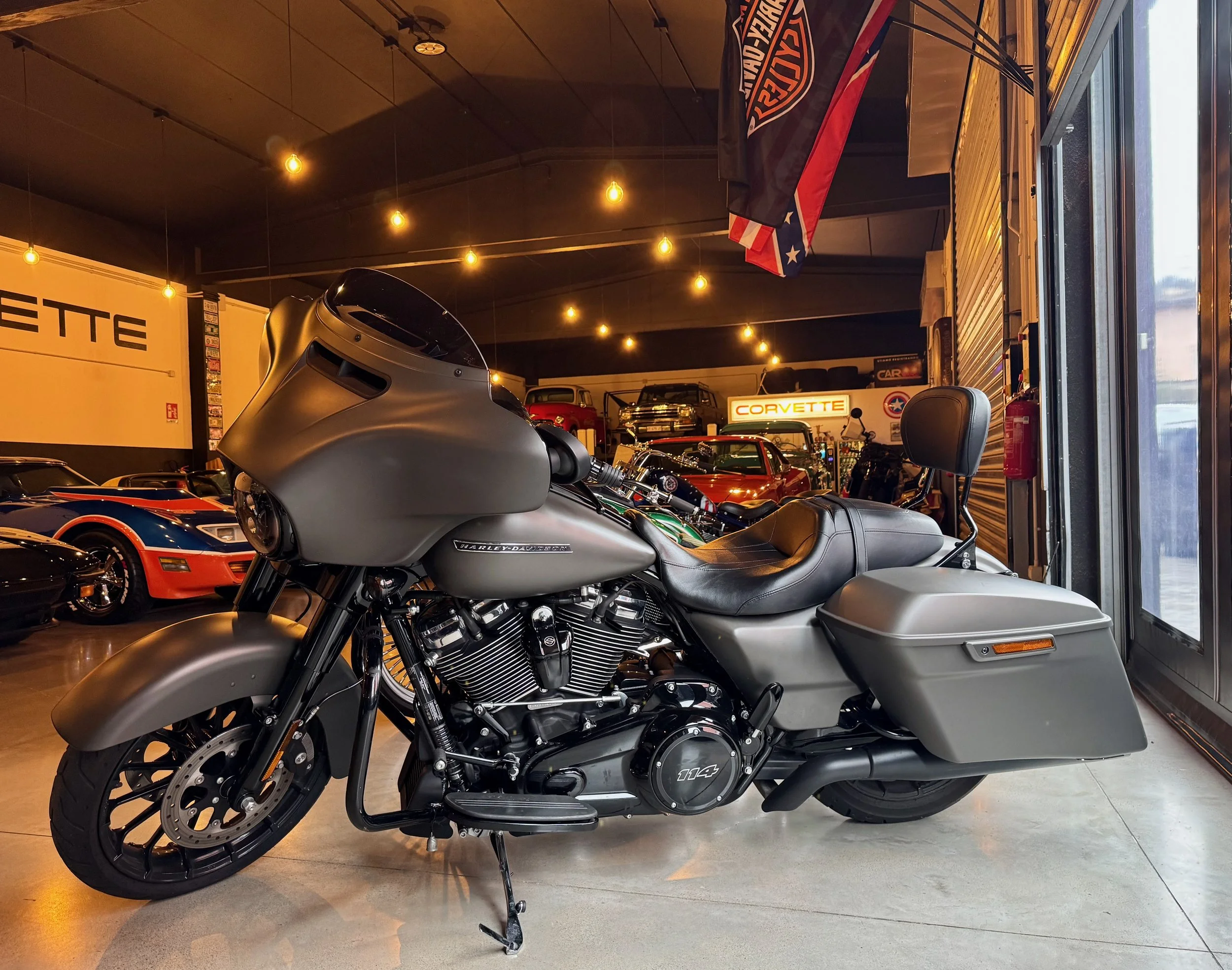 01 2019 HD FLHXS Street Glide 114 Denim Gray.jpeg