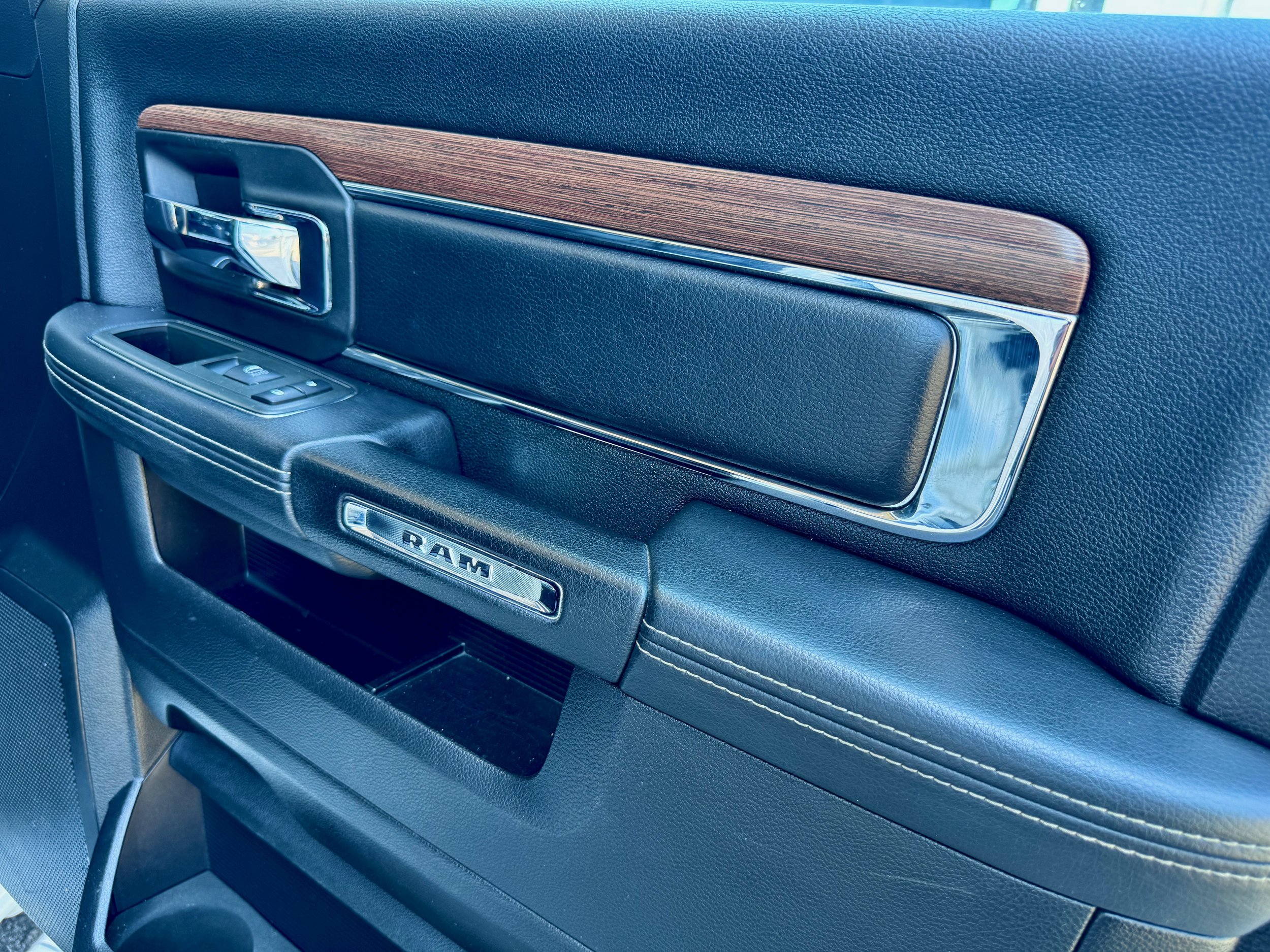 10 2013 Dodge Ram DS Laramie Matteo Brozzi.jpeg