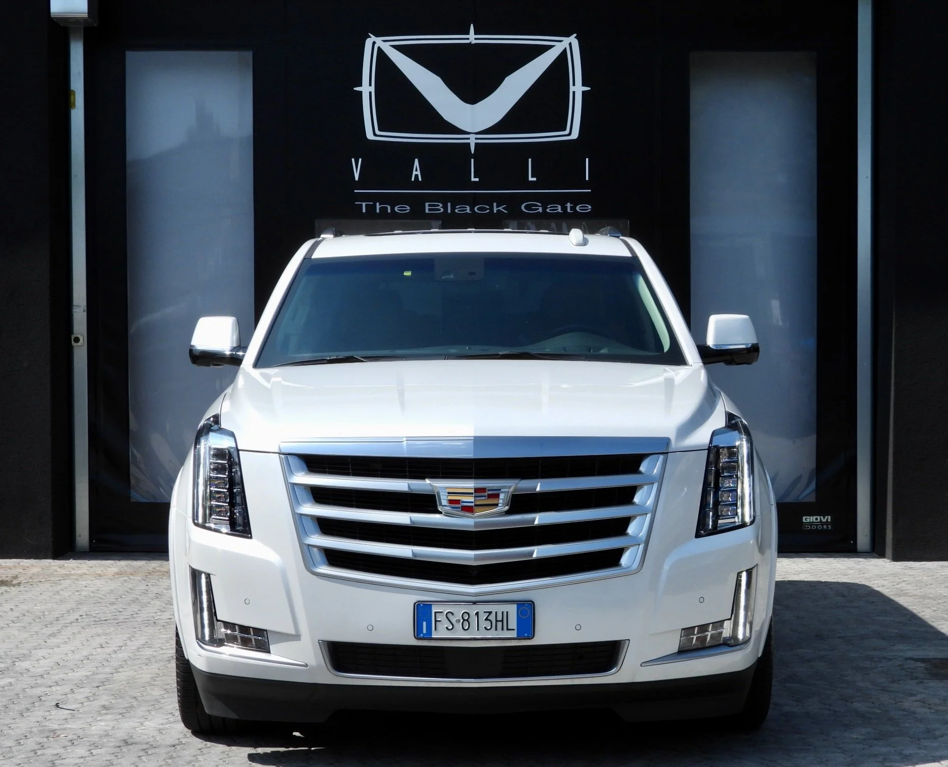 02 2018 Cadillac Escalade Platinun SUV Crystal White M.Y. 2016.jpeg