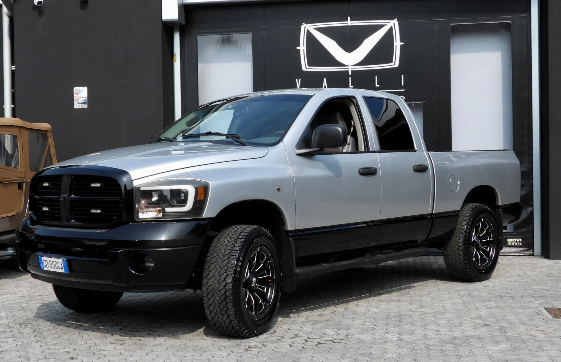 05 2006 Dodge Ram DR Sport CrewCab 5.7L V8 Hemi VALLI The Black Gate.jpeg