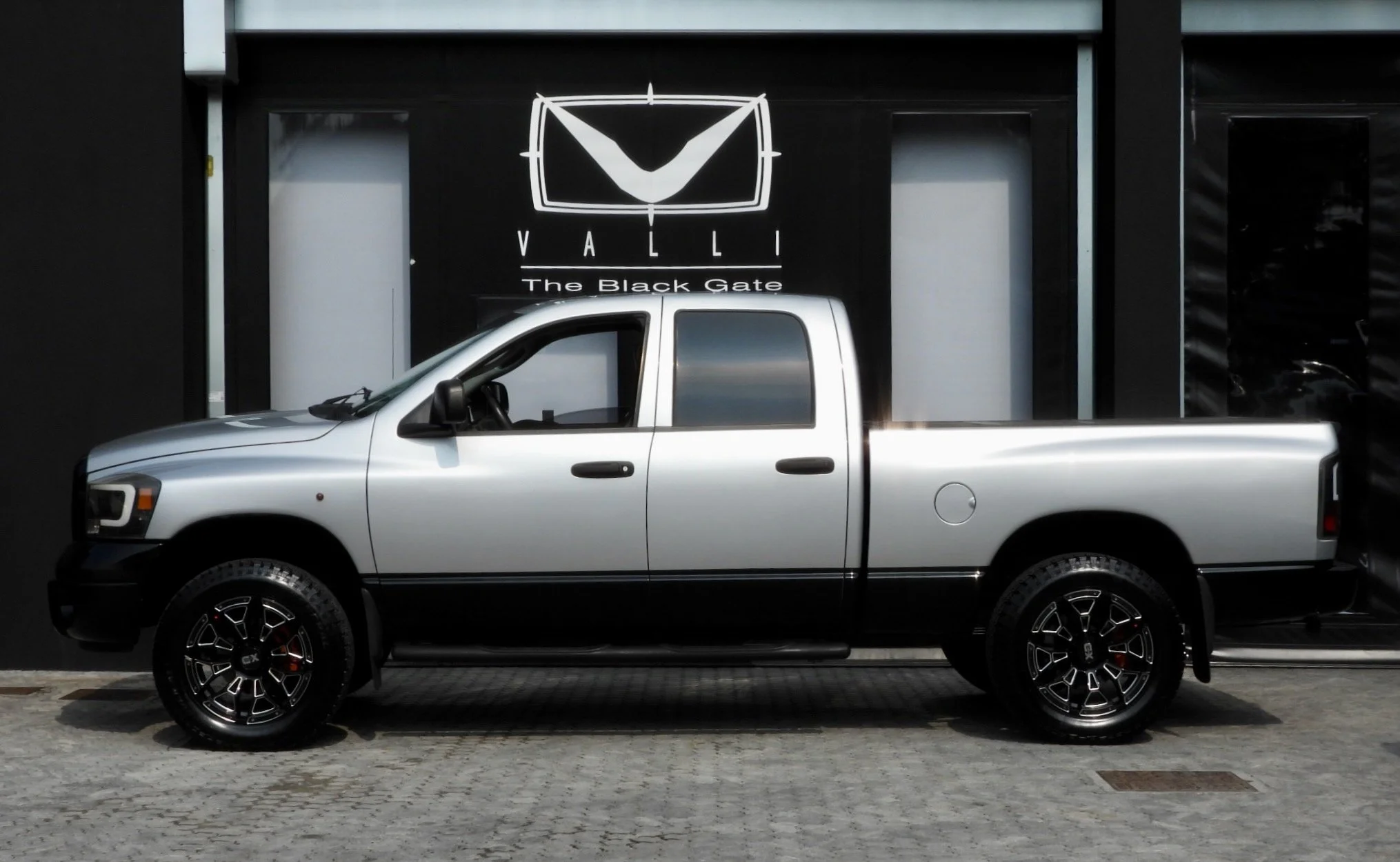 07 2006 Dodge Ram DR Sport CrewCab 5.7L V8 Hemi VALLI The Black Gate.jpeg
