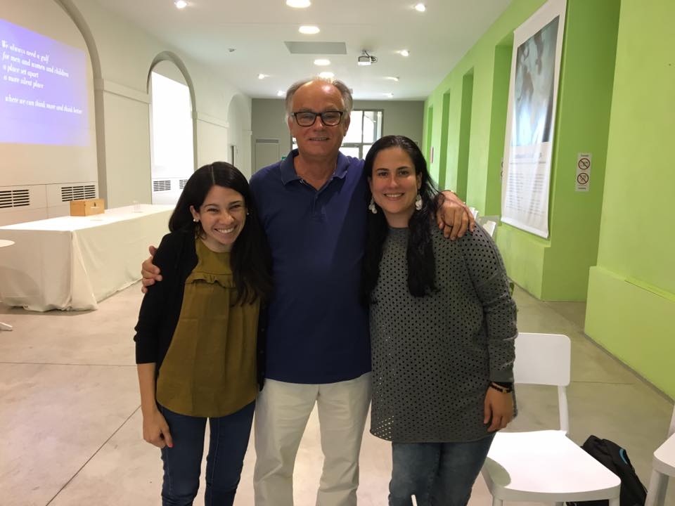Sergio Spaggiari, fue director de todas las escuelas municipales de Reggio Emilia, creador de REMIDA y de Reggionarra. Isha Ramirez, representante de Red Solare Colombia