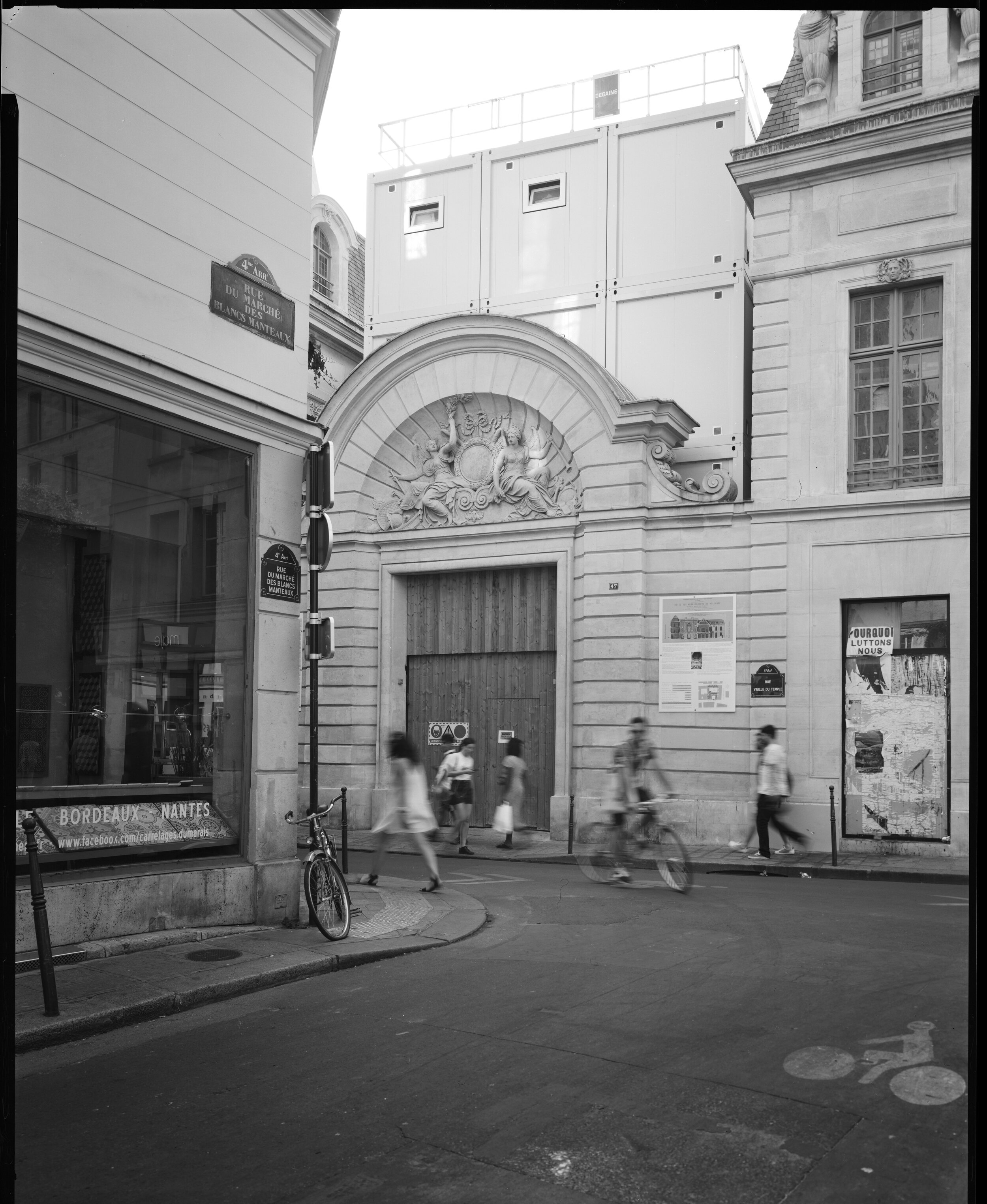 Atget_Paris-3.jpg