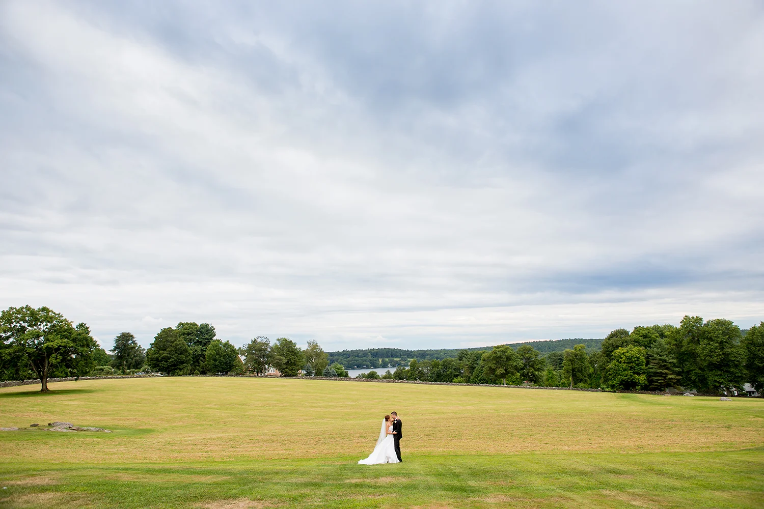 FourteenForty-DaveRobbins-Connecticut-TranquillityFarm-Wedding-13.jpg