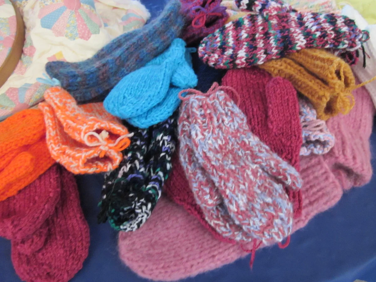Knitted mitts