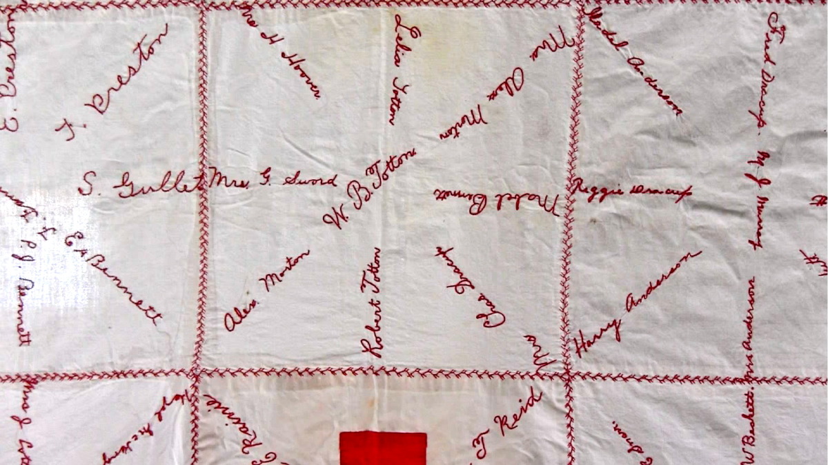 red cross quilt7.jpg