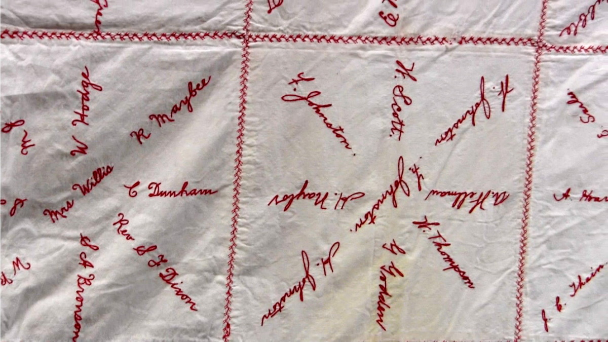 red cross quilt20.jpg