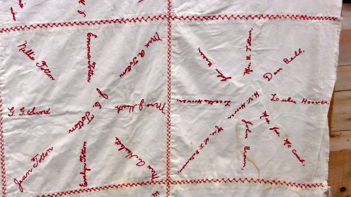 red cross quilt23.jpg