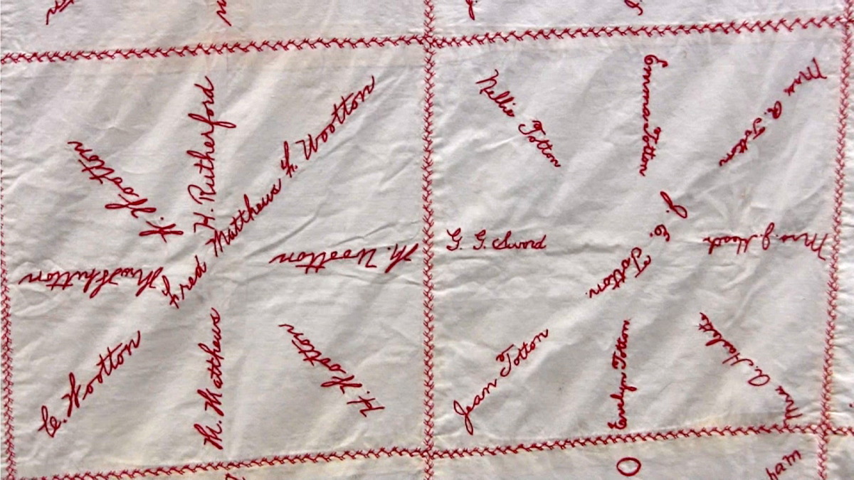 red cross quilt24.jpg