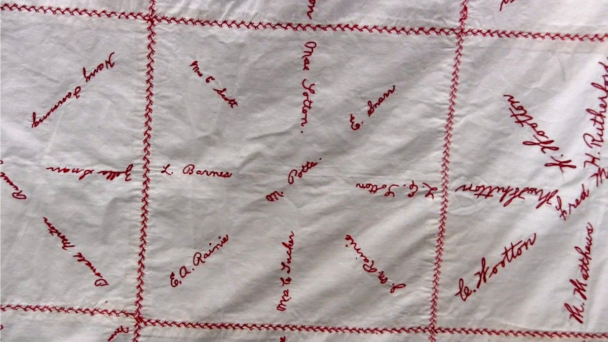 red cross quilt27.jpg
