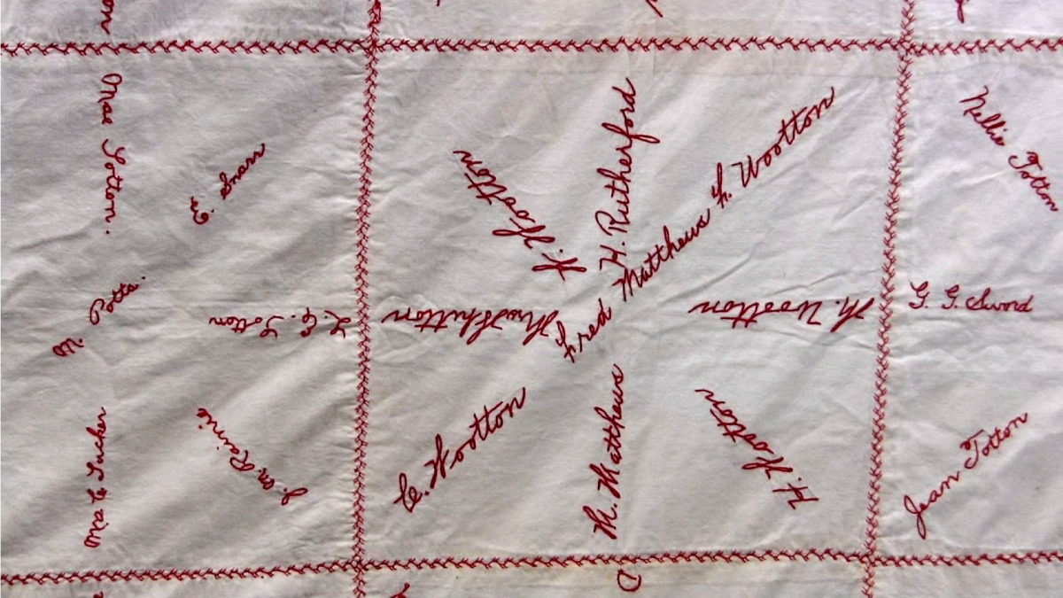 red cross quilt25.jpg